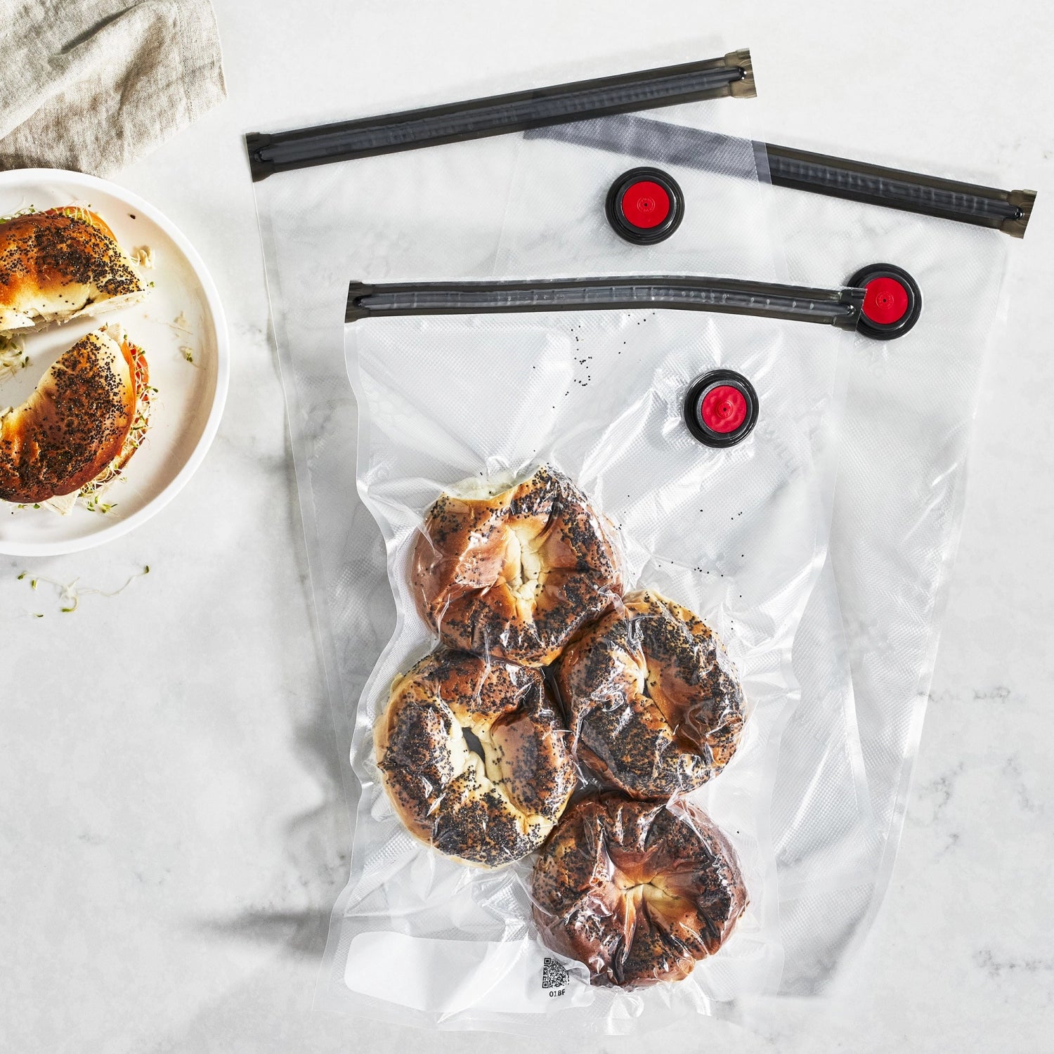 Optimieren Sie Ihre Aufbewahrung mit dem 3-tlg. Vakuum Beutelset L von Zwilling Kitchen (49x30 cm, 8.5L) – ideal für Kleidung und Textilien.