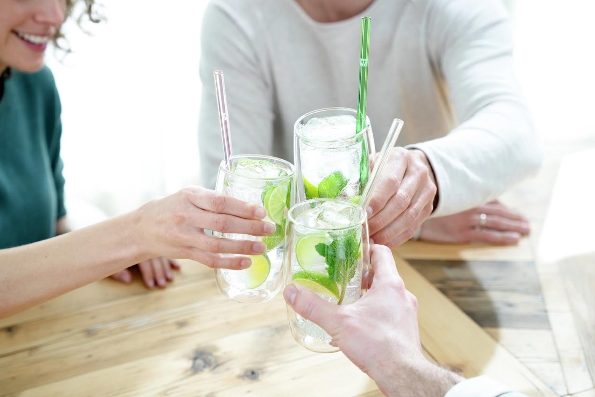 Elegante Glasstrohhalme 23cm, 4er Set mit Reinigungsbürste.