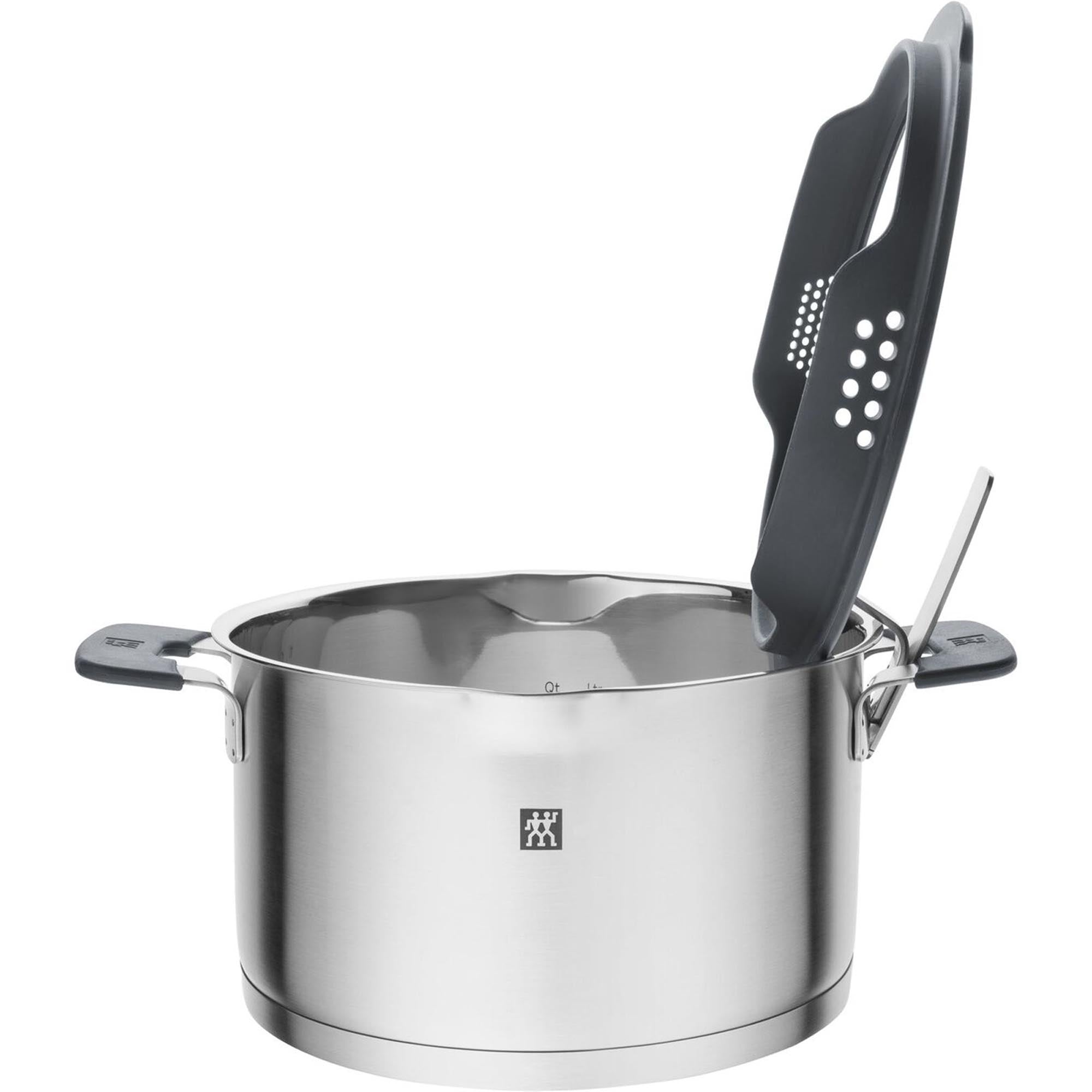 Hochwertiges 4-teiliges Kochtopfset von Zwilling Simplify, perfekt für kreative Kochabenteuer und ansprechende Präsentation in der Küche.