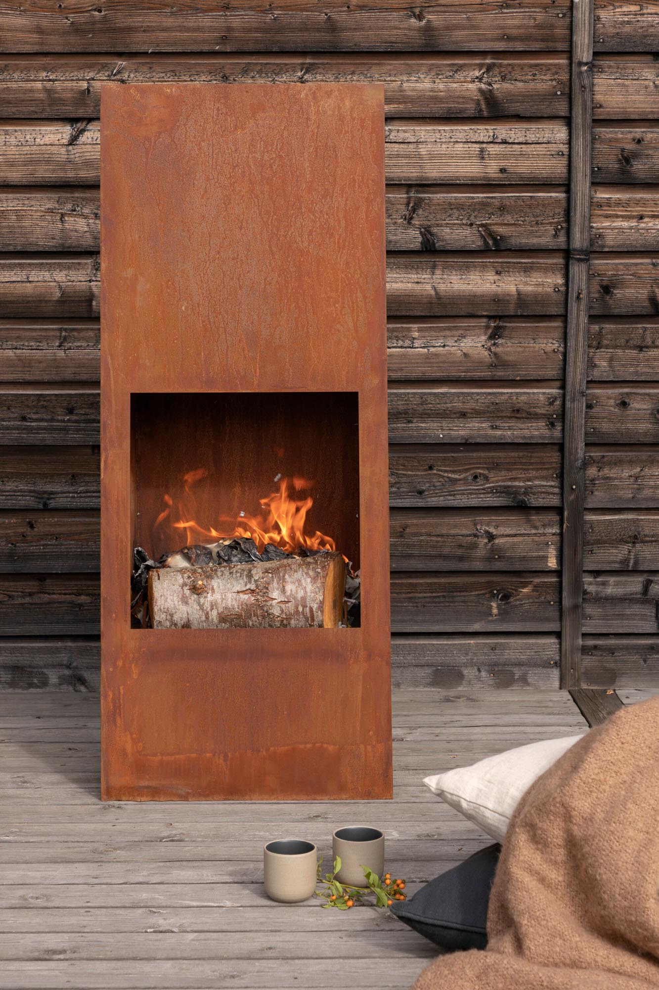 Bastian Feuerkorb von Venture Home: Stilvolle Feuerschale aus robustem Stahl für unvergessliche Abende im Freien. Ideal für Wärme und Atmosphäre.