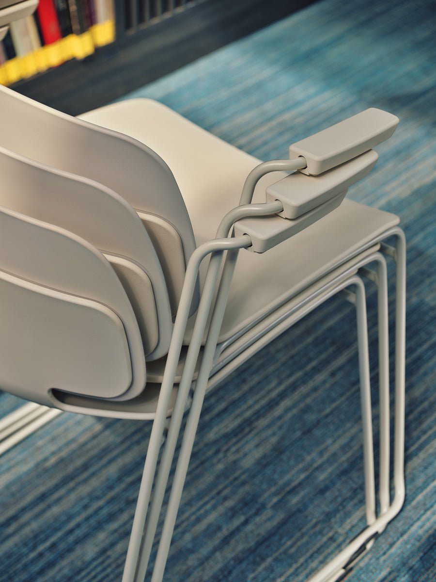 Lena LEK02P - Stuhl in Blau präsentiert im Onlineshop von KAQTU Design AG. Stuhl ist von Mdd