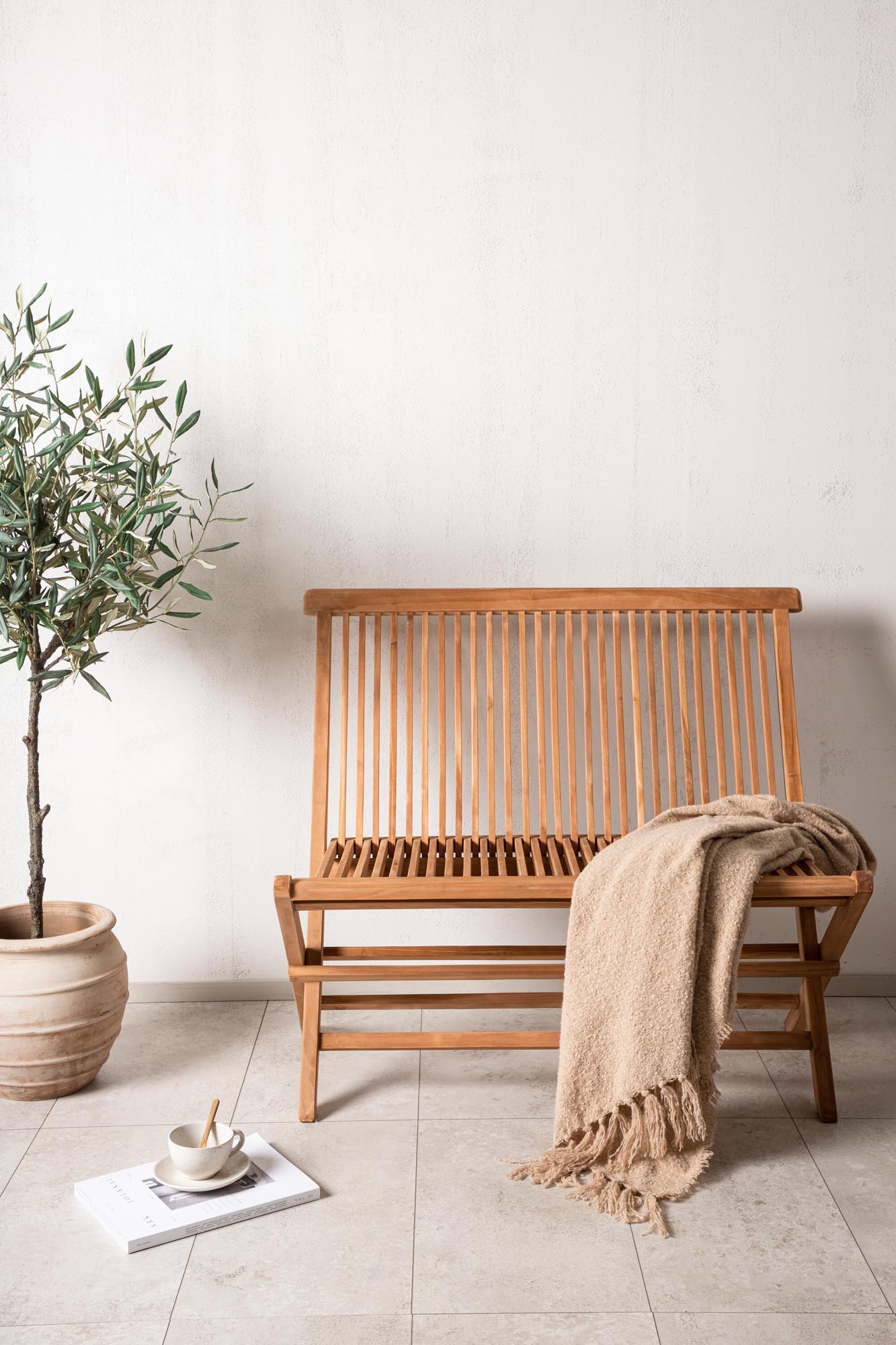 Ghana Bank von Venture Home: Stilvolle Sitzgelegenheit für draussen.