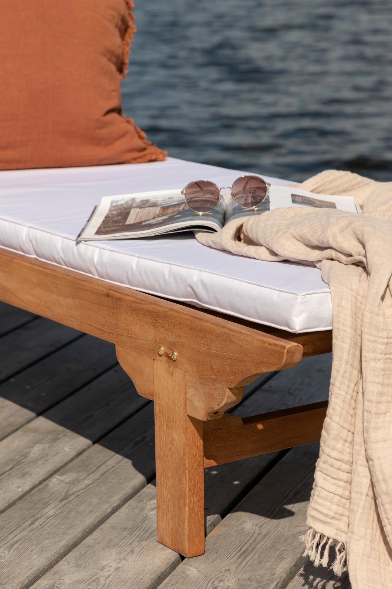 Ghana Sun Lounge in Natur präsentiert im Onlineshop von KAQTU Design AG. Liegestuhl ist von Venture Home