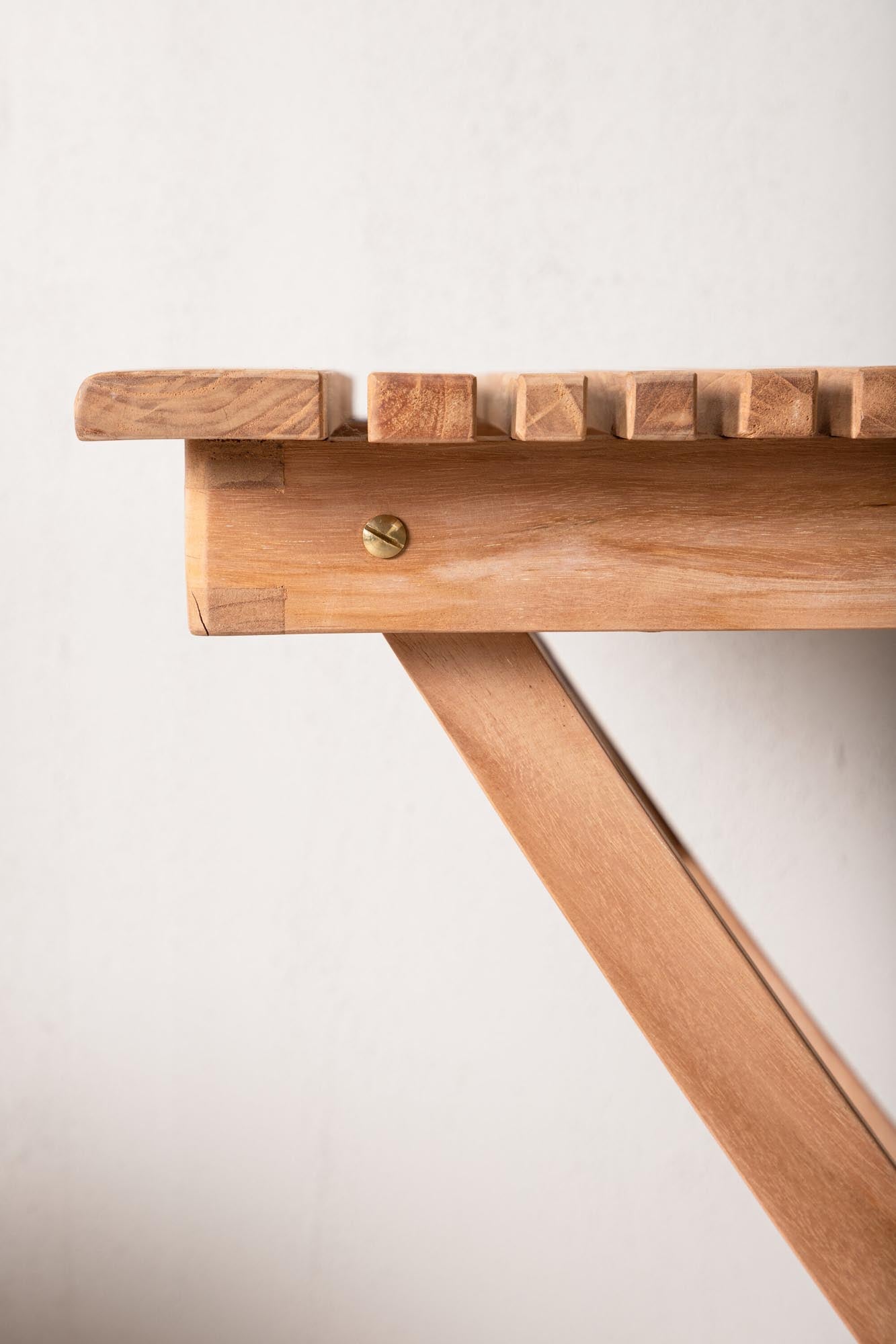 Eleganter Ghana Coffee Tisch aus Teakholz für den Aussenbereich – robust, stilvoll und perfekt für Balkon oder Terrasse.