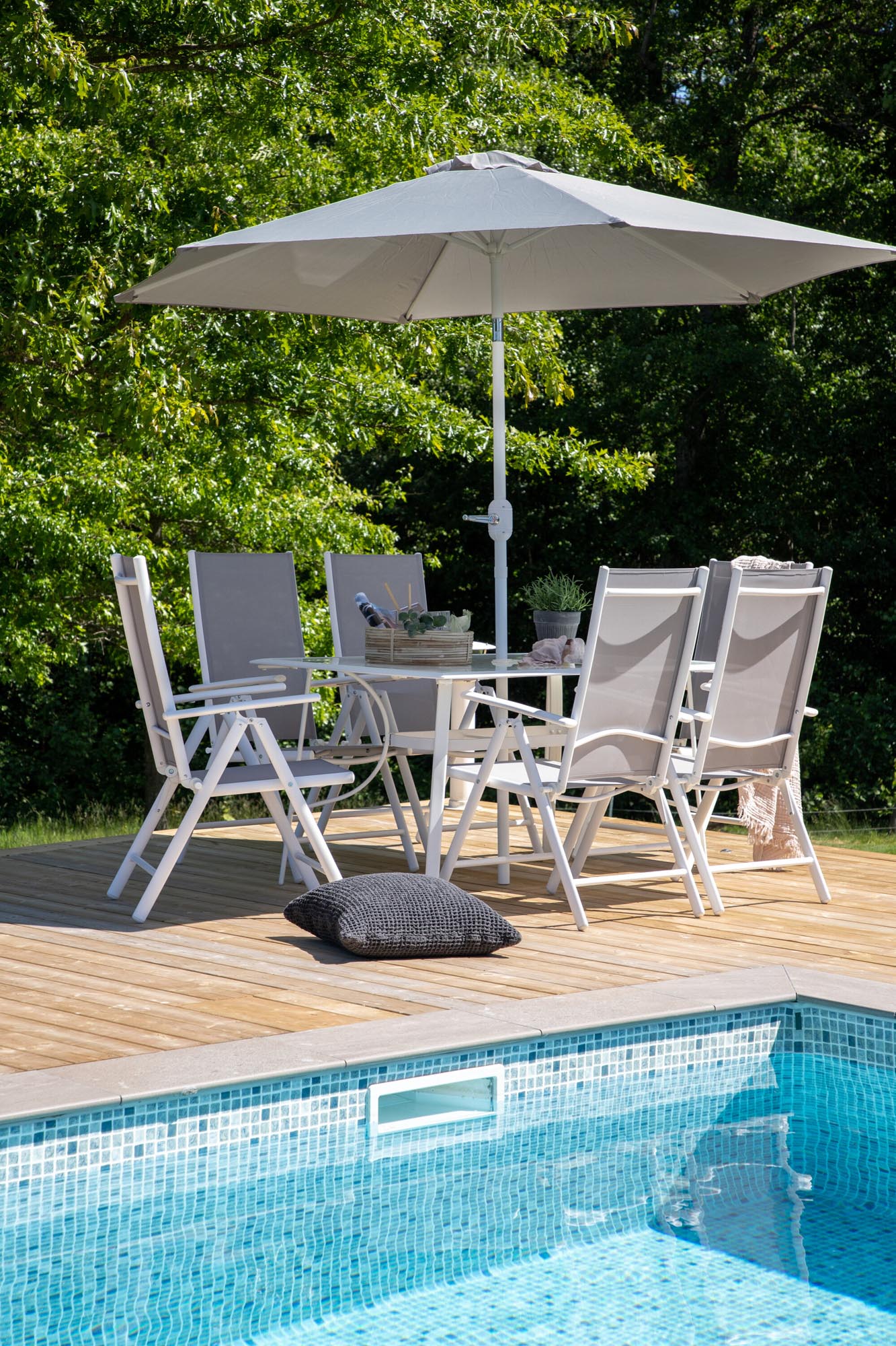 Brecky Outdoor-Tischset 150cm/6St. in Weiss präsentiert im Onlineshop von KAQTU Design AG. Gartentischset ist von Venture Home