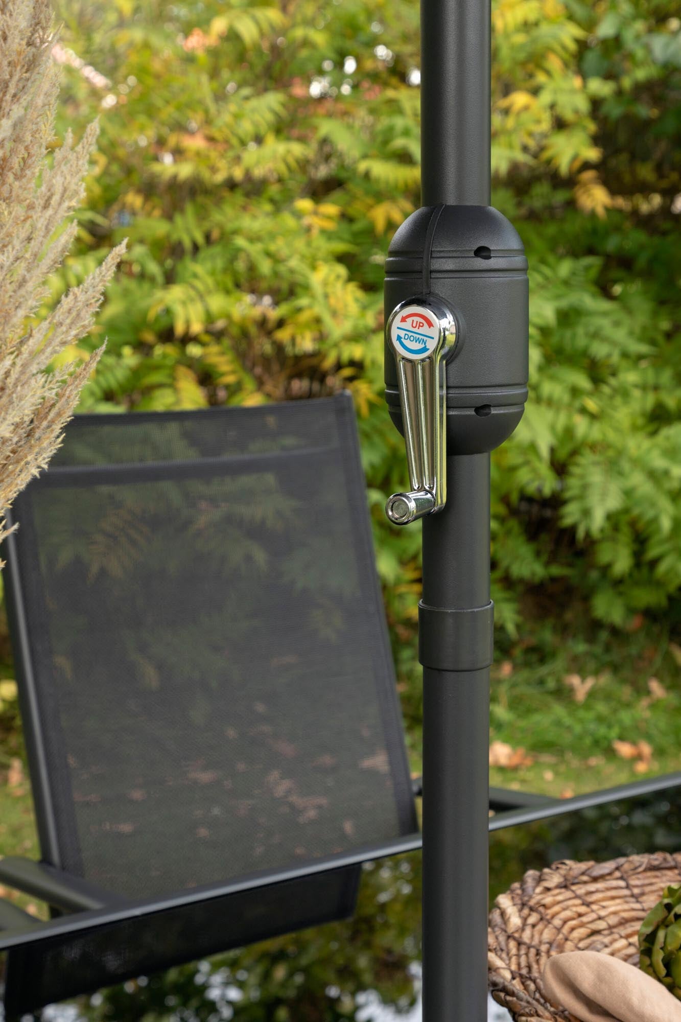 Robustes Brecky Tischset für 6, perfekt für gesellige Abende draussen.