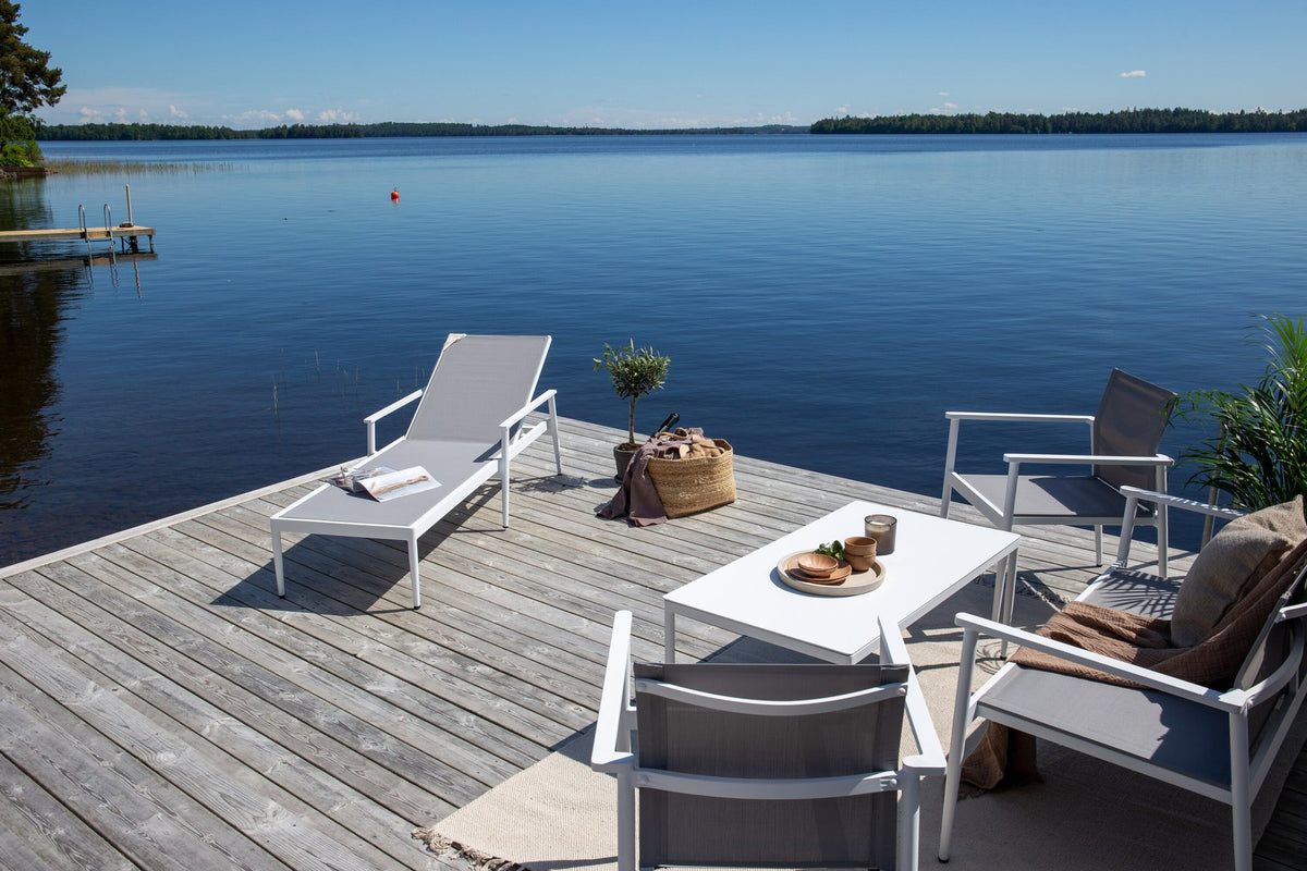 Weisses Break Sofa Outdoorset von Venture Home mit Aluminiumrahmen und grauem Textilene-Bezug, Loungeset für den Aussenbereich