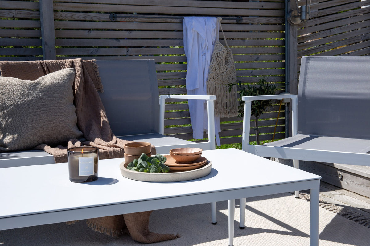 Weisses Break Sofa Outdoorset von Venture Home mit Aluminiumrahmen und grauem Textilene-Bezug, Loungeset für den Aussenbereich