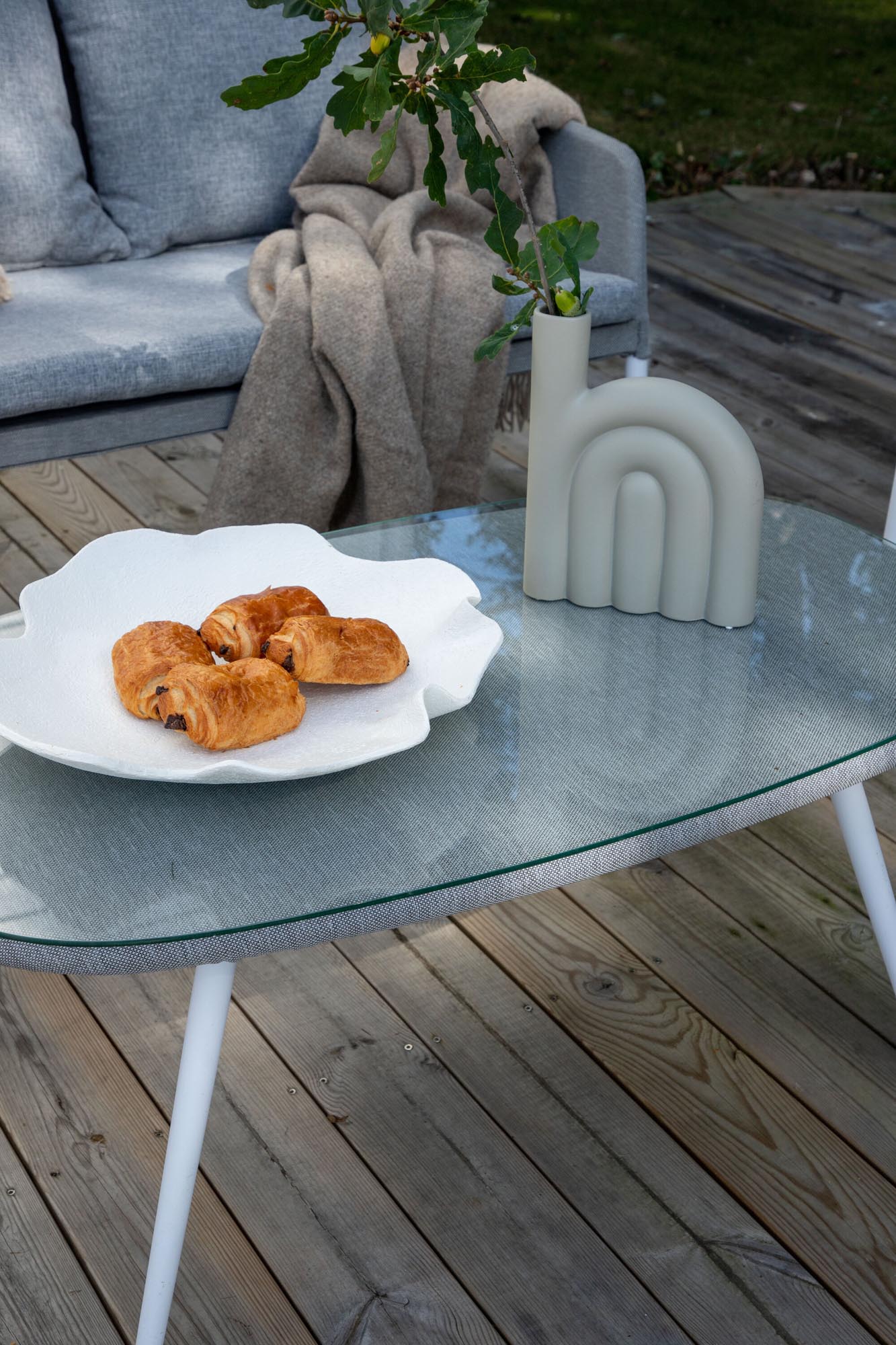 Entdecken Sie die Spoga Sofagarnitur von Venture Home: Modernes Design, langlebige Materialien und ultimativer Komfort für entspannte Stunden im Freien.