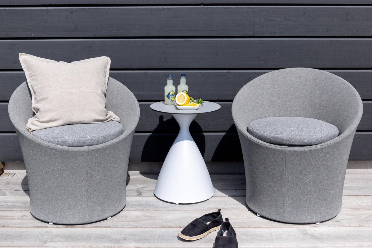 Spoga Lounge Outdoorset ⌀40cm in Weiss/Grau präsentiert im Onlineshop von KAQTU Design AG. Loungeset ist von Venture Home
