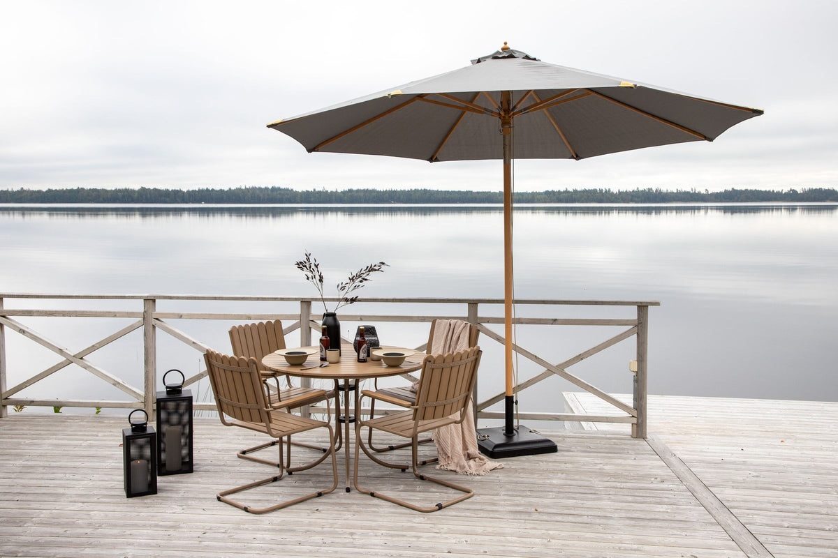 Nypo Sonnenschirm in Grau präsentiert im Onlineshop von KAQTU Design AG. Sonnenschirm ist von Venture Home