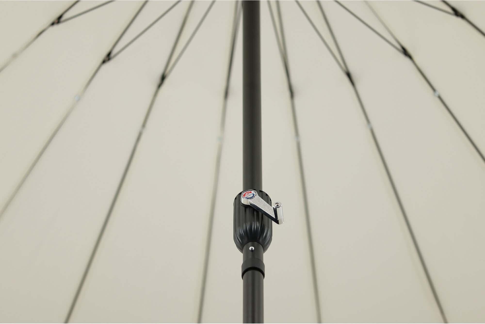 Palmetto Sonnenschirm in Weiss präsentiert im Onlineshop von KAQTU Design AG. Sonnenschirm ist von Venture Home