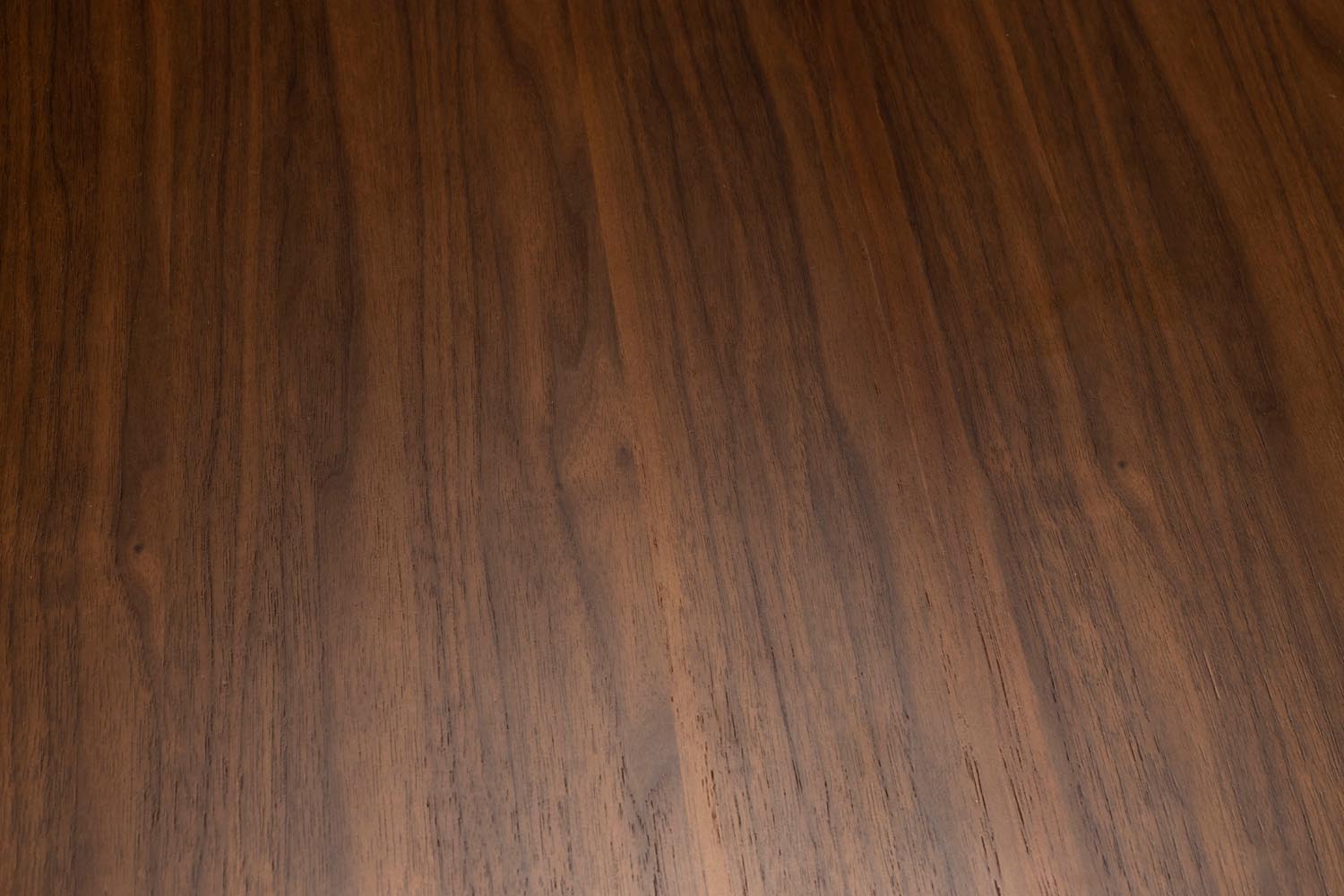 Moderner Tisch Storm von Zuiver, ideal für Esszimmer oder Büro, mit stilvollem Design und hochwertiger Verarbeitung.