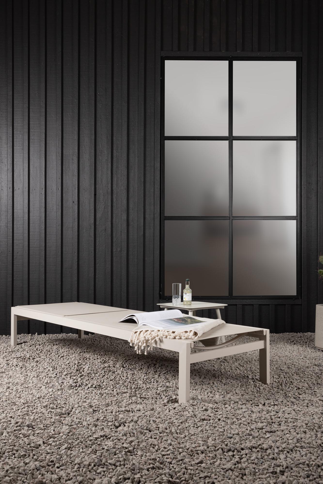 Elegante Sonnenliege aus Aluminium, wetterfest, ergonomisch, ideal für Garten und Terrasse. Stilvoller Komfort für entspannte Stunden.