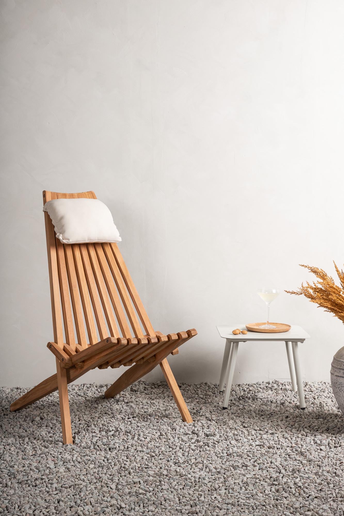 Kenya Lounge Chair in Gold präsentiert im Onlineshop von KAQTU Design AG. Outdoor-Sessel ist von Venture Home