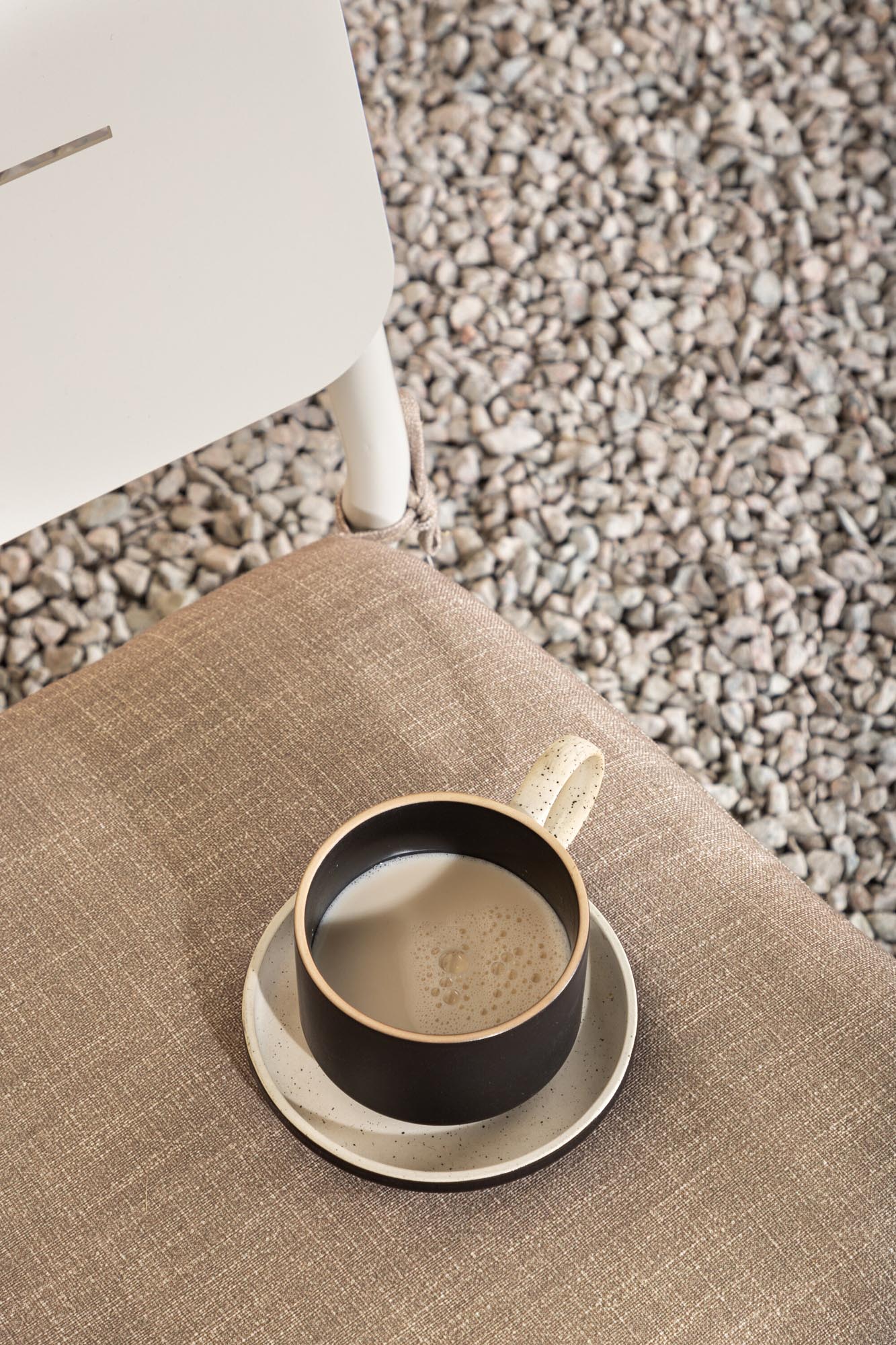 Stylischer Lina Lounge Chair von Venture Home: Hochwertig, wetterfest und komfortabel für Ihre Outdoor-Oase.