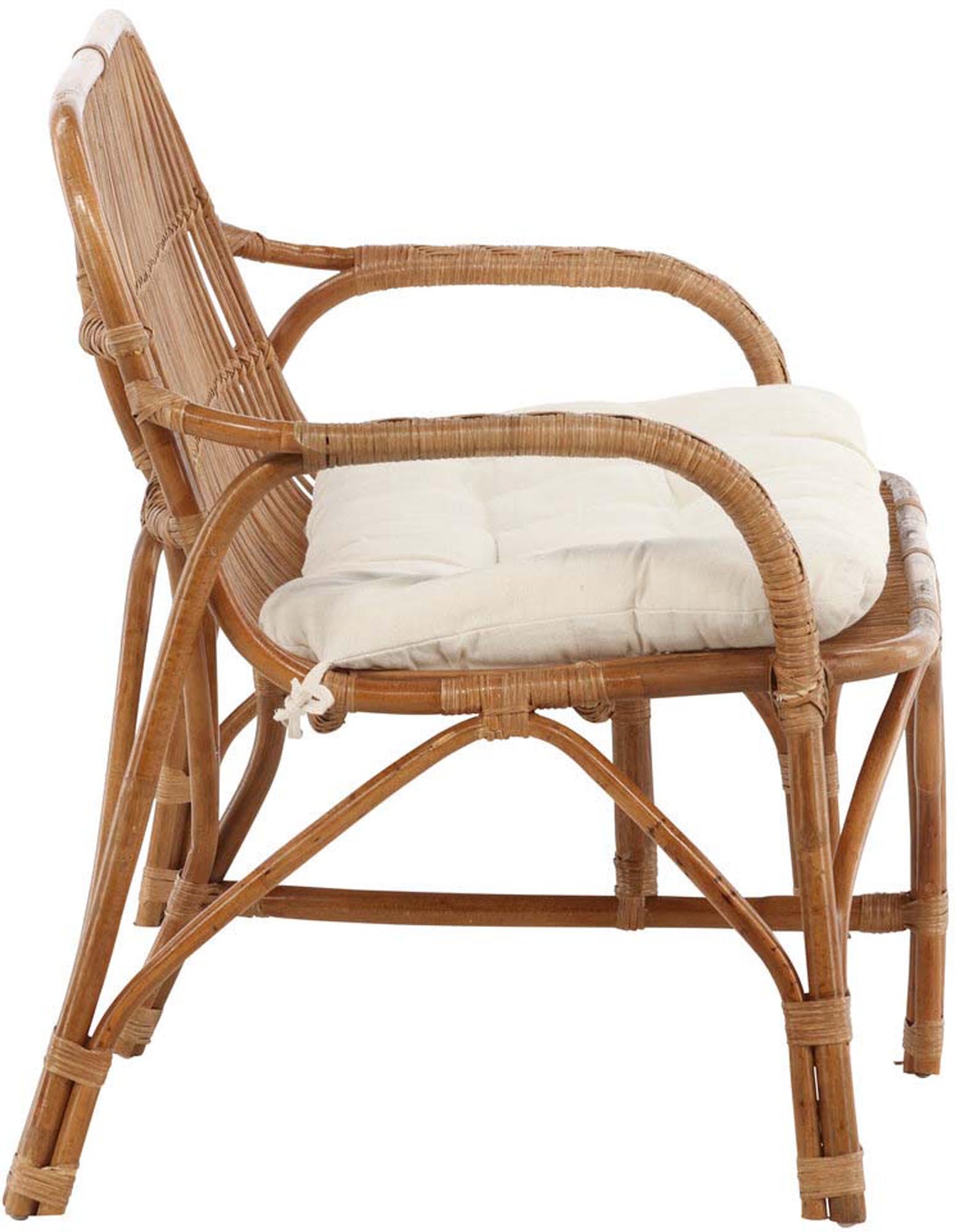 Entspannen Sie stilvoll im Nella Sofa von Venture Home – elegantes Rattan, komfortable Kissen und vielseitig für jeden Außenbereich.