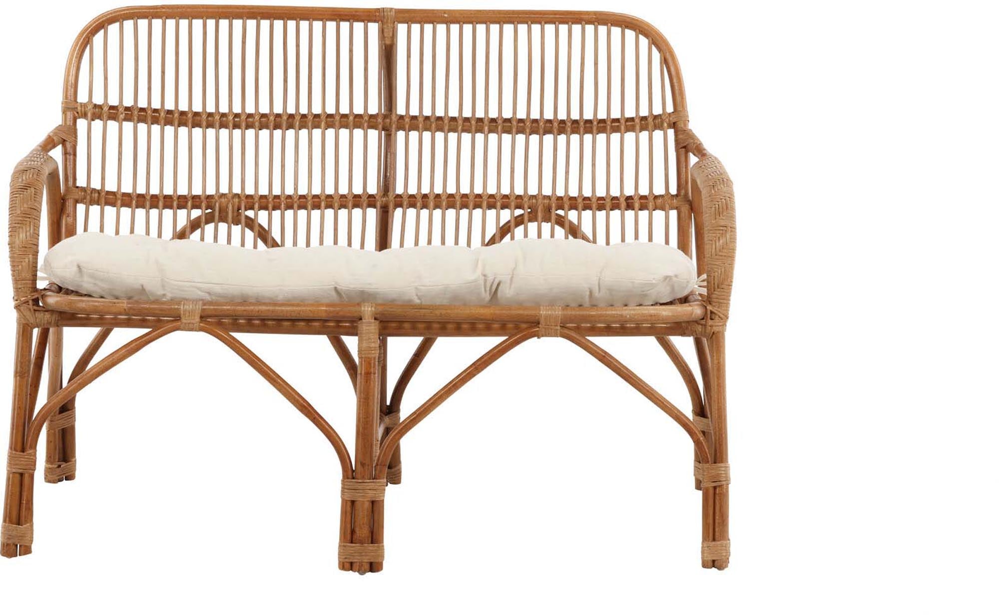 Elegantes Nella Sofa von Venture Home aus robustem Rattan gefertigt.