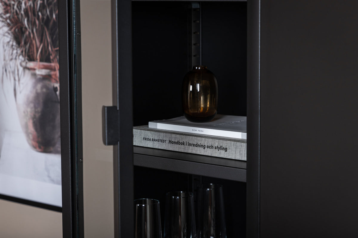 Misha Cabinet in Schwarz präsentiert im Onlineshop von KAQTU Design AG. Cabinet ist von Venture Home