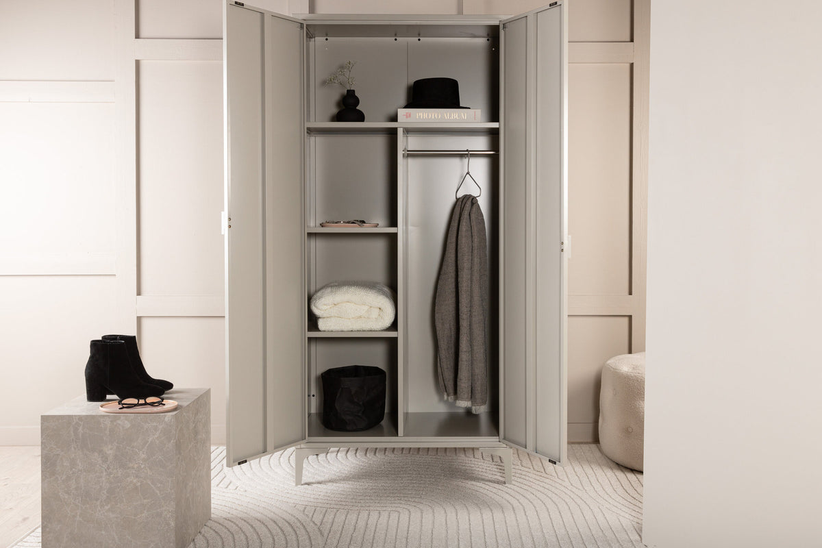 Piring Wardrobe in Beige präsentiert im Onlineshop von KAQTU Design AG. Drehtürenschrank ist von Venture Home