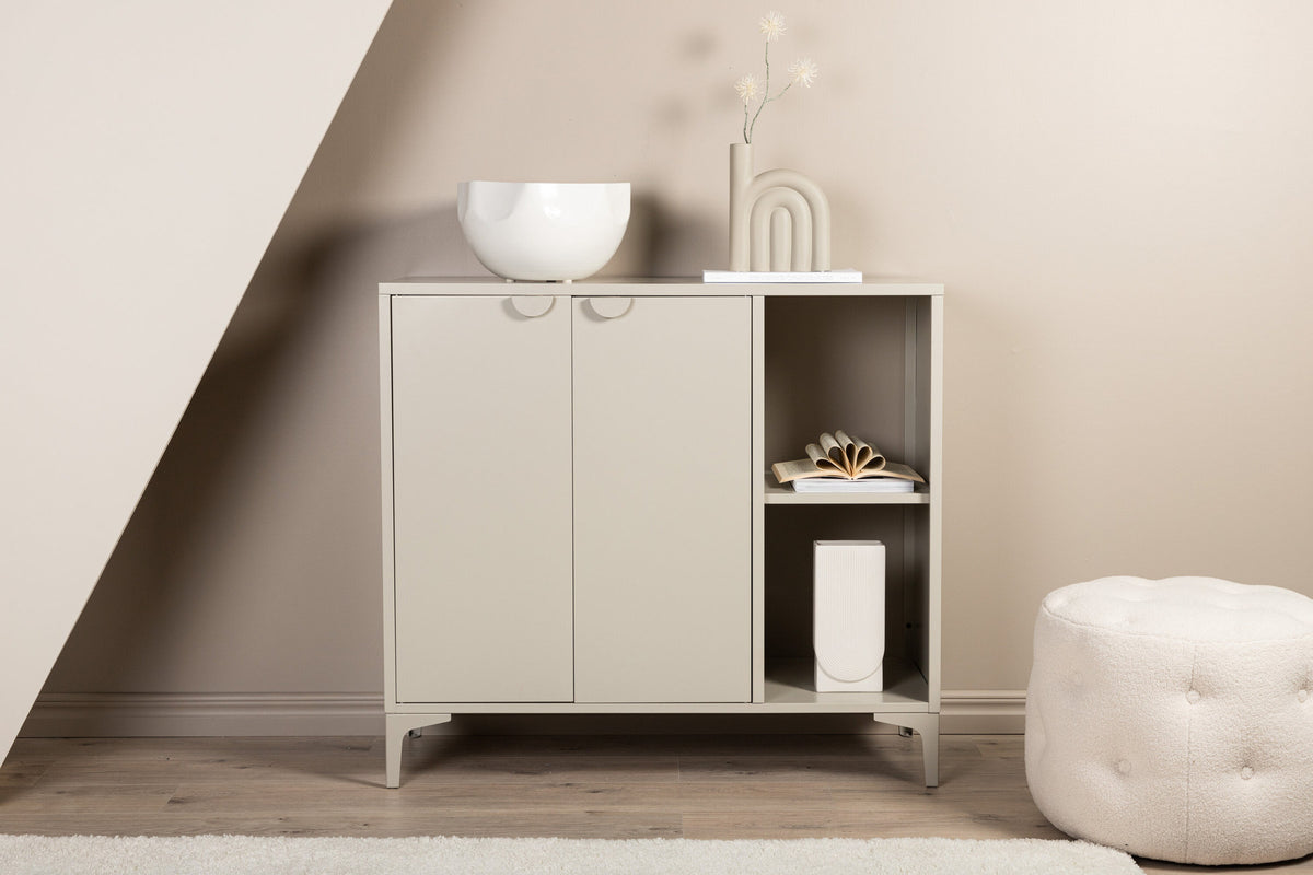Piring Cabinet in Beige präsentiert im Onlineshop von KAQTU Design AG. Cabinet ist von Venture Home