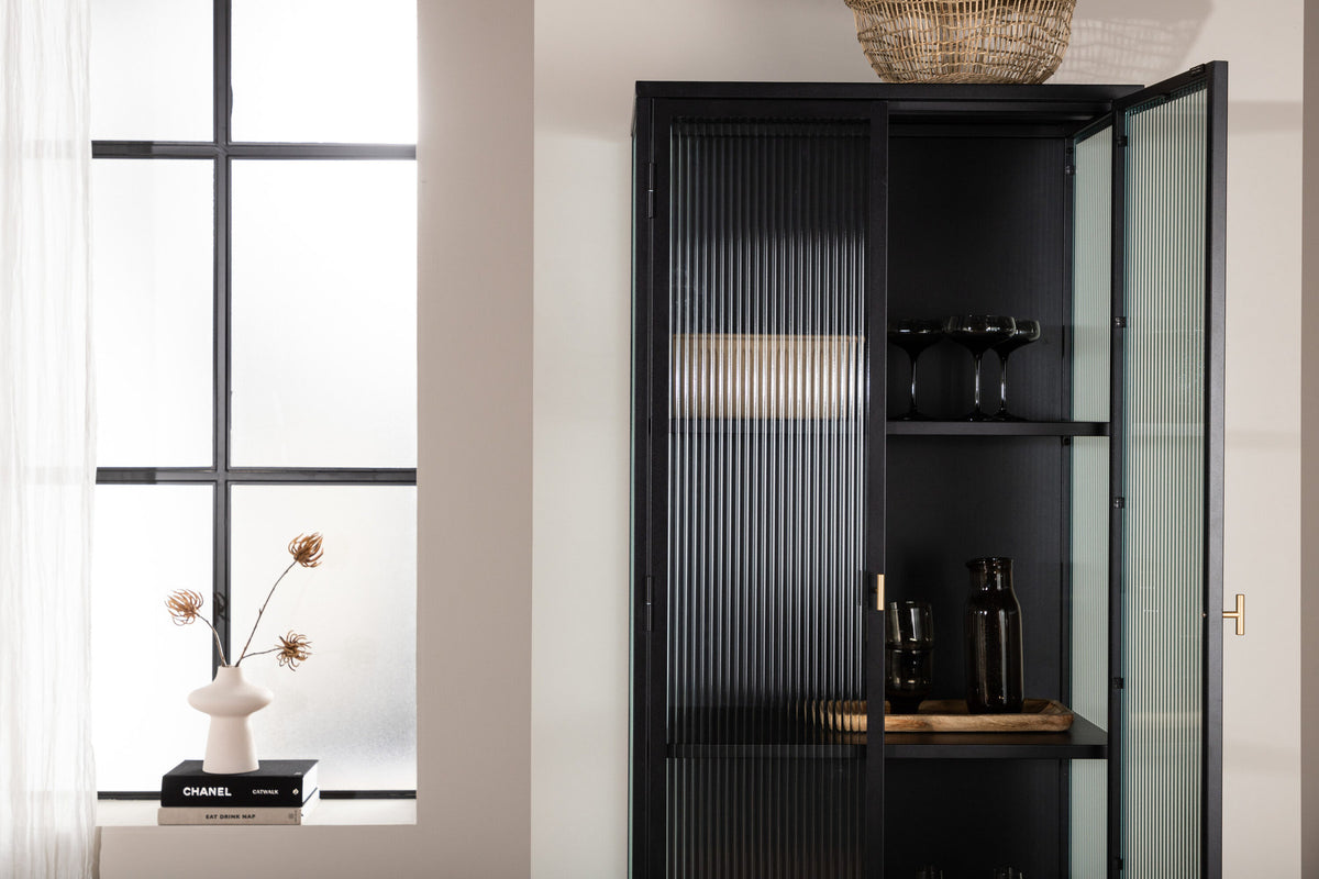 Garis Cabinet in Schwarz präsentiert im Onlineshop von KAQTU Design AG. Cabinet ist von Venture Home