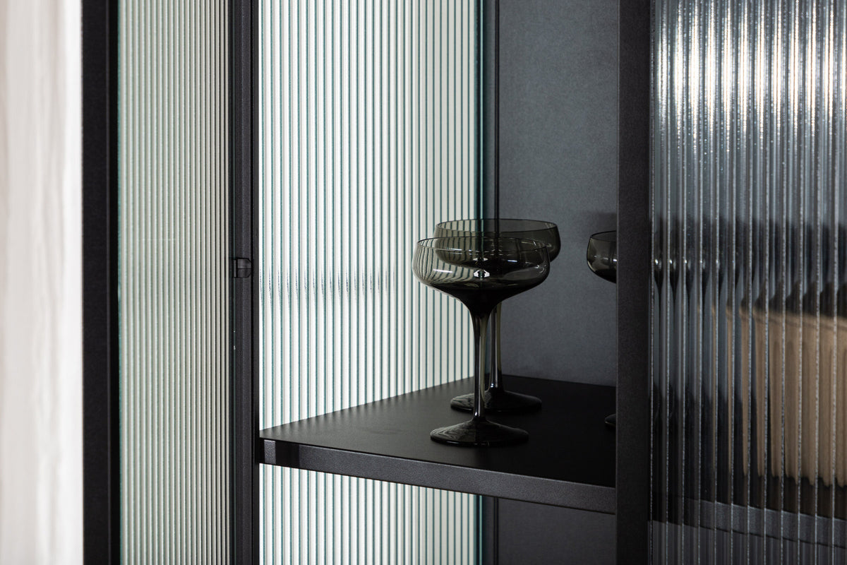Garis Cabinet in Schwarz präsentiert im Onlineshop von KAQTU Design AG. Cabinet ist von Venture Home