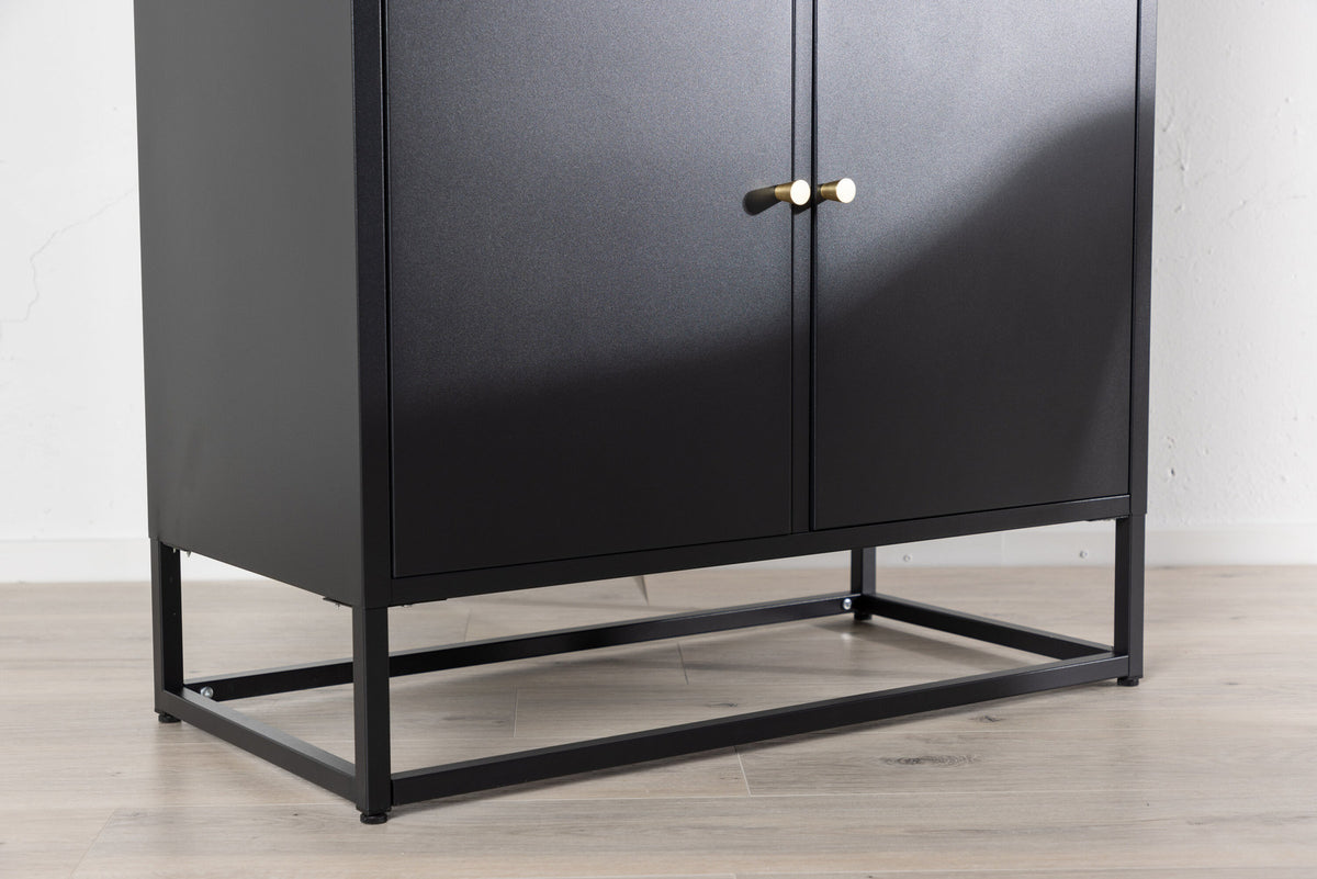 Bakal Cabinet in Schwarz präsentiert im Onlineshop von KAQTU Design AG. Cabinet ist von Venture Home
