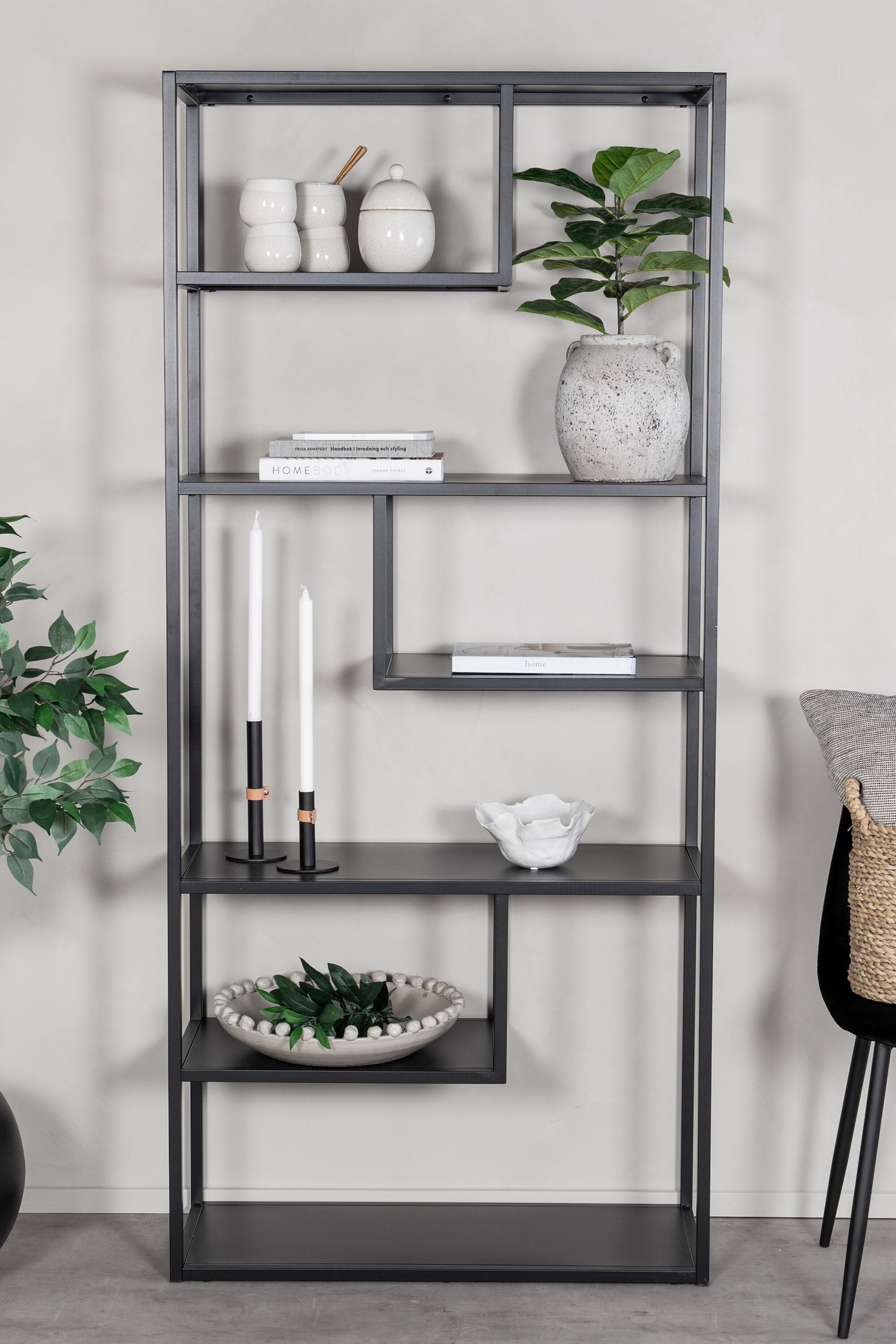 Staal Regal in Schwarz präsentiert im Onlineshop von KAQTU Design AG. Standregal ist von Venture Home
