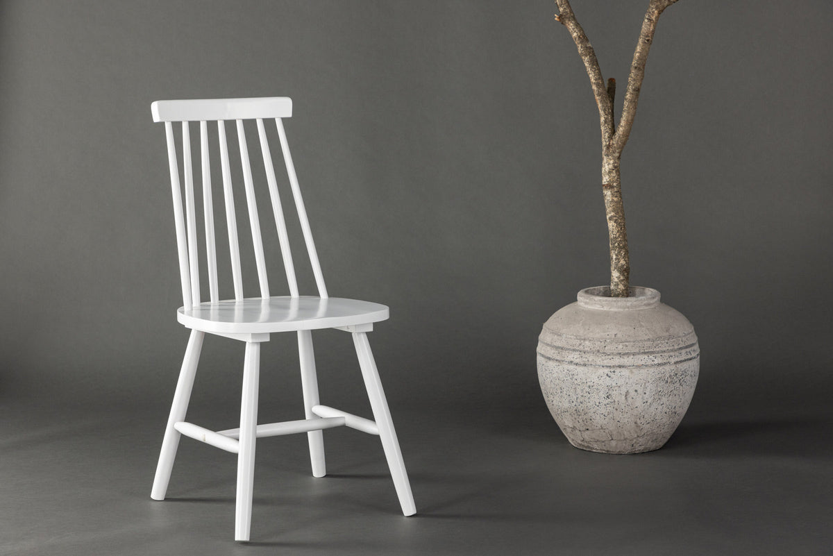 Lönneberga Esszimmerstuhl in Weiss präsentiert im Onlineshop von KAQTU Design AG. Stuhl ist von Venture Home