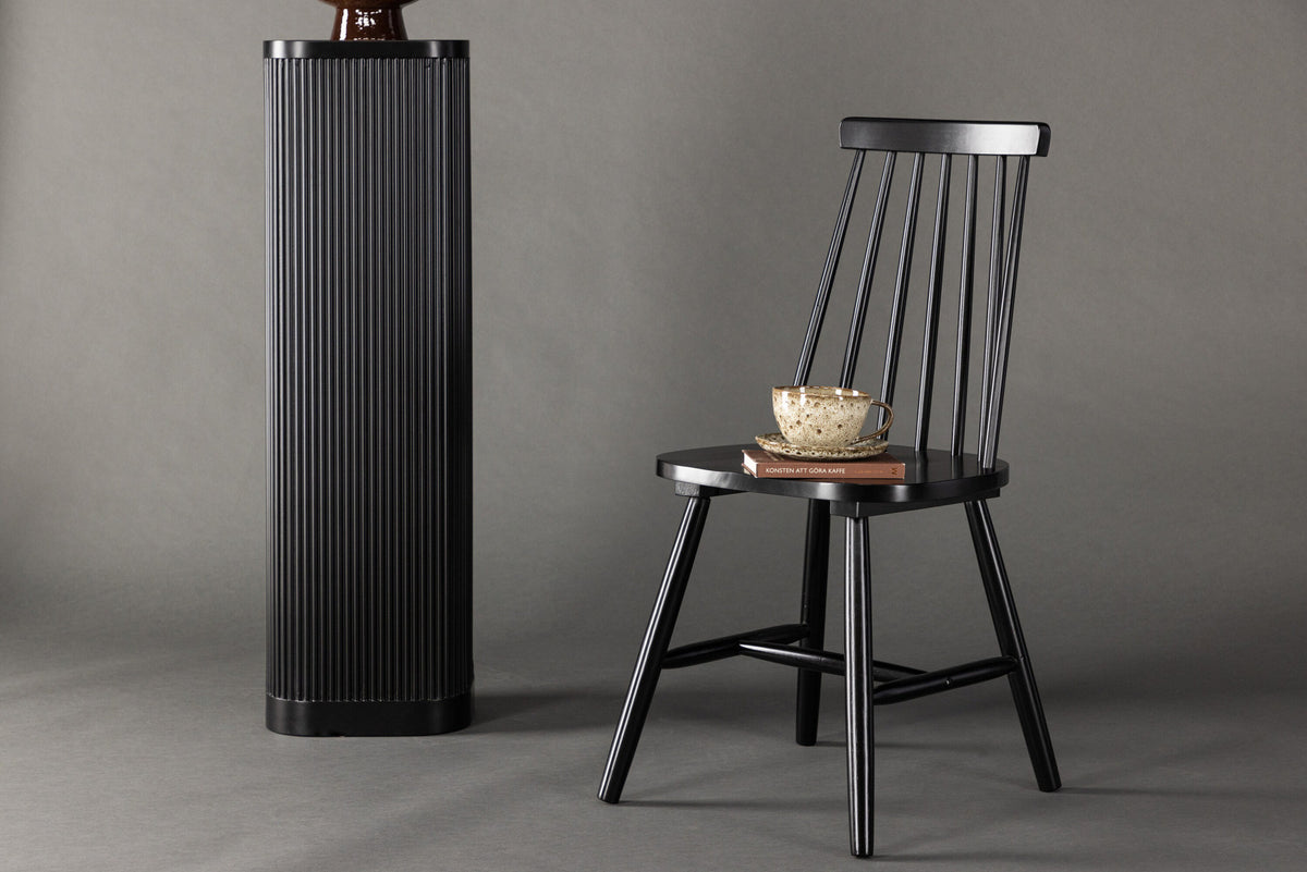 Lönneberga Esszimmerstuhl in Schwarz präsentiert im Onlineshop von KAQTU Design AG. Stuhl ist von Venture Home