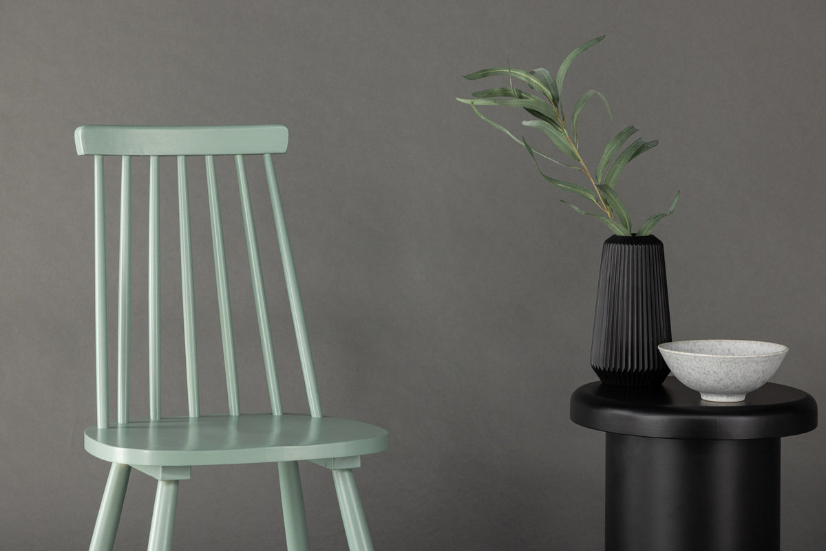 Lönneberga Esszimmerstuhl in Grün präsentiert im Onlineshop von KAQTU Design AG. Stuhl ist von Venture Home