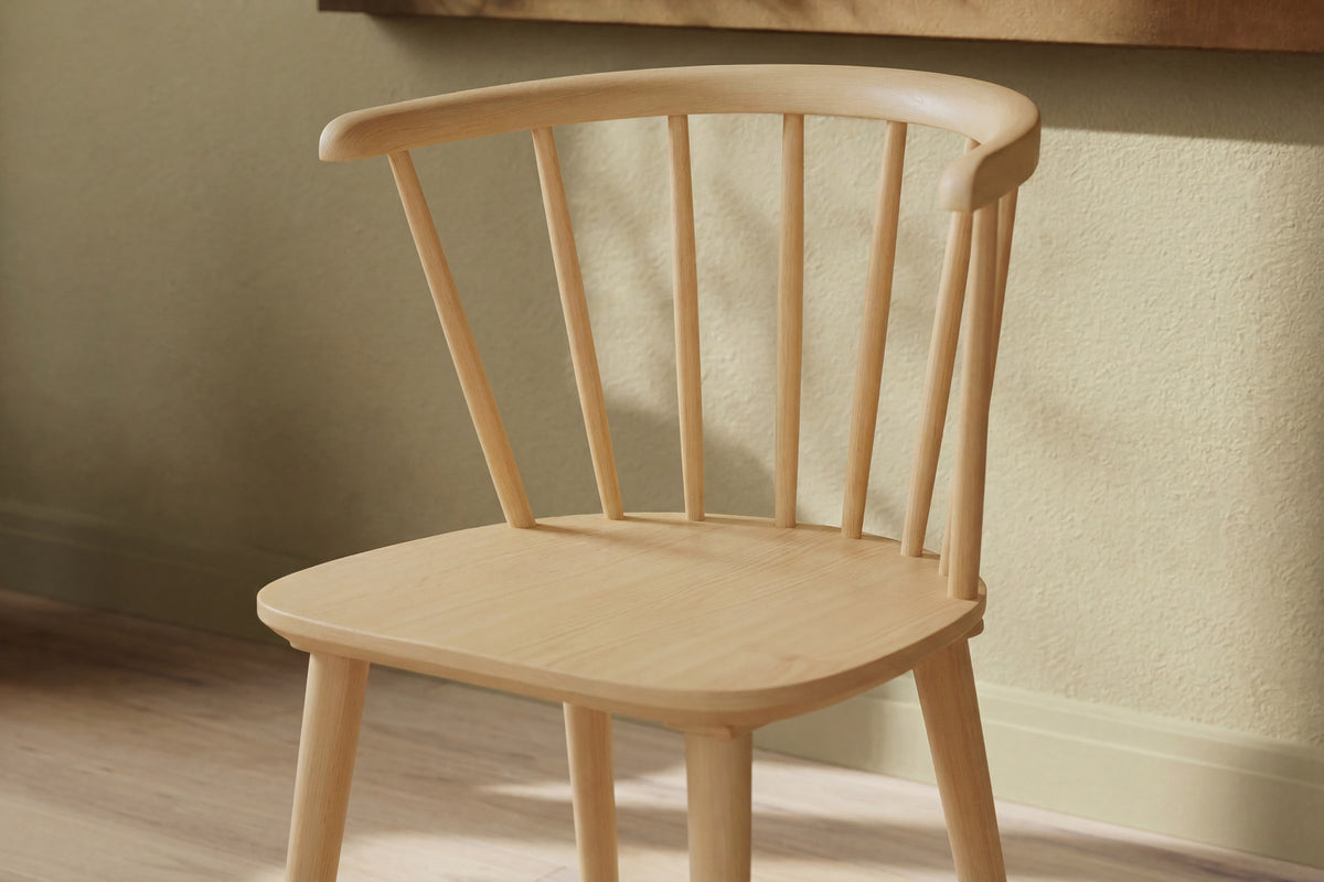 Bobby Esszimmerstuhl in Natur präsentiert im Onlineshop von KAQTU Design AG. Stuhl ist von Venture Home