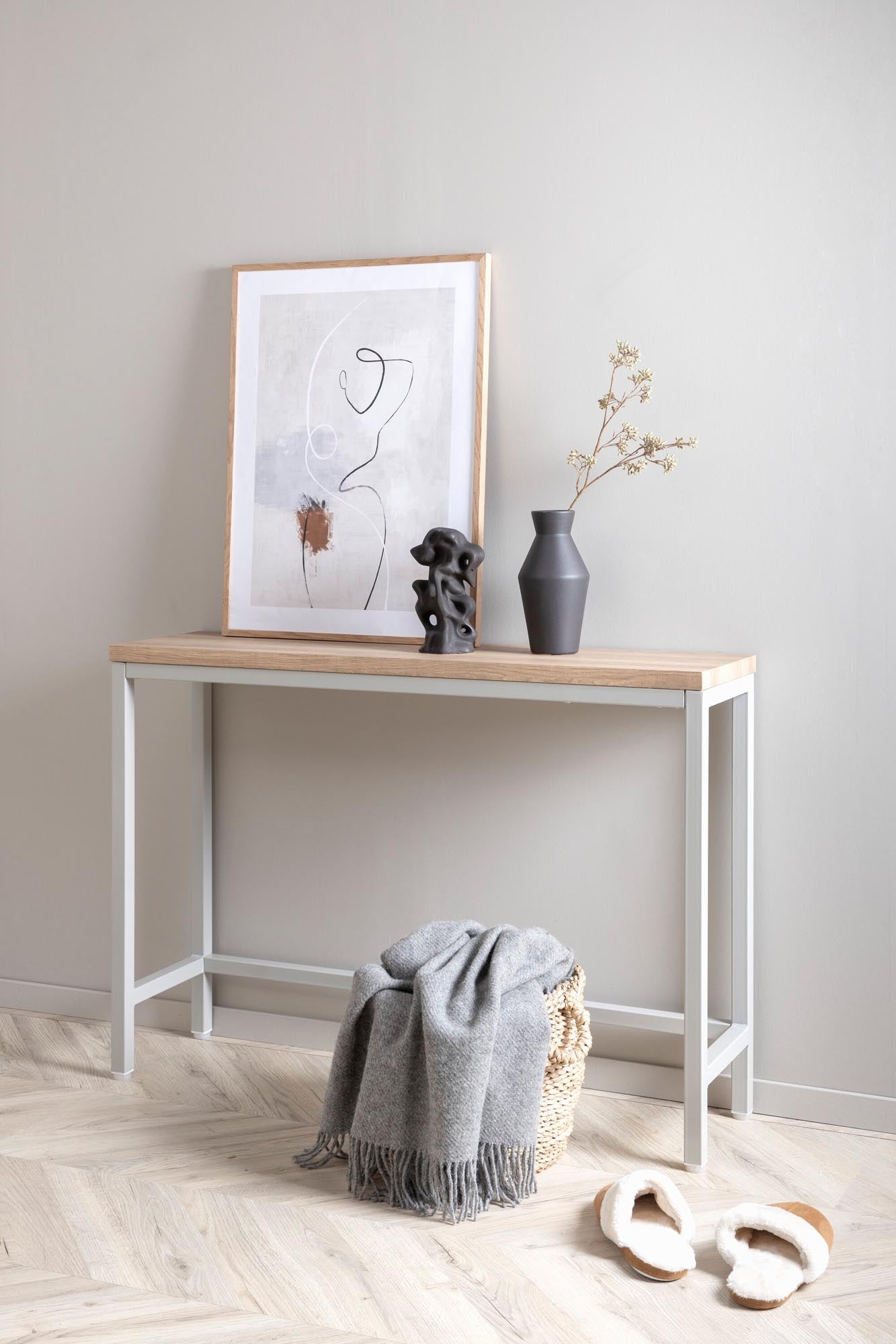 Eleganter Rise Tisch: Minimalistisches Design für Ihr Zuhause.