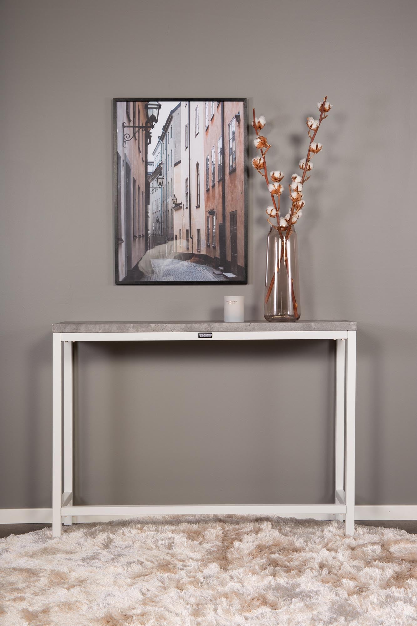 Eleganter Rise Beistelltisch von Venture Home: Hochwertige Materialien, vielseitig einsetzbar und stilvolles Design für jedes Zuhause.