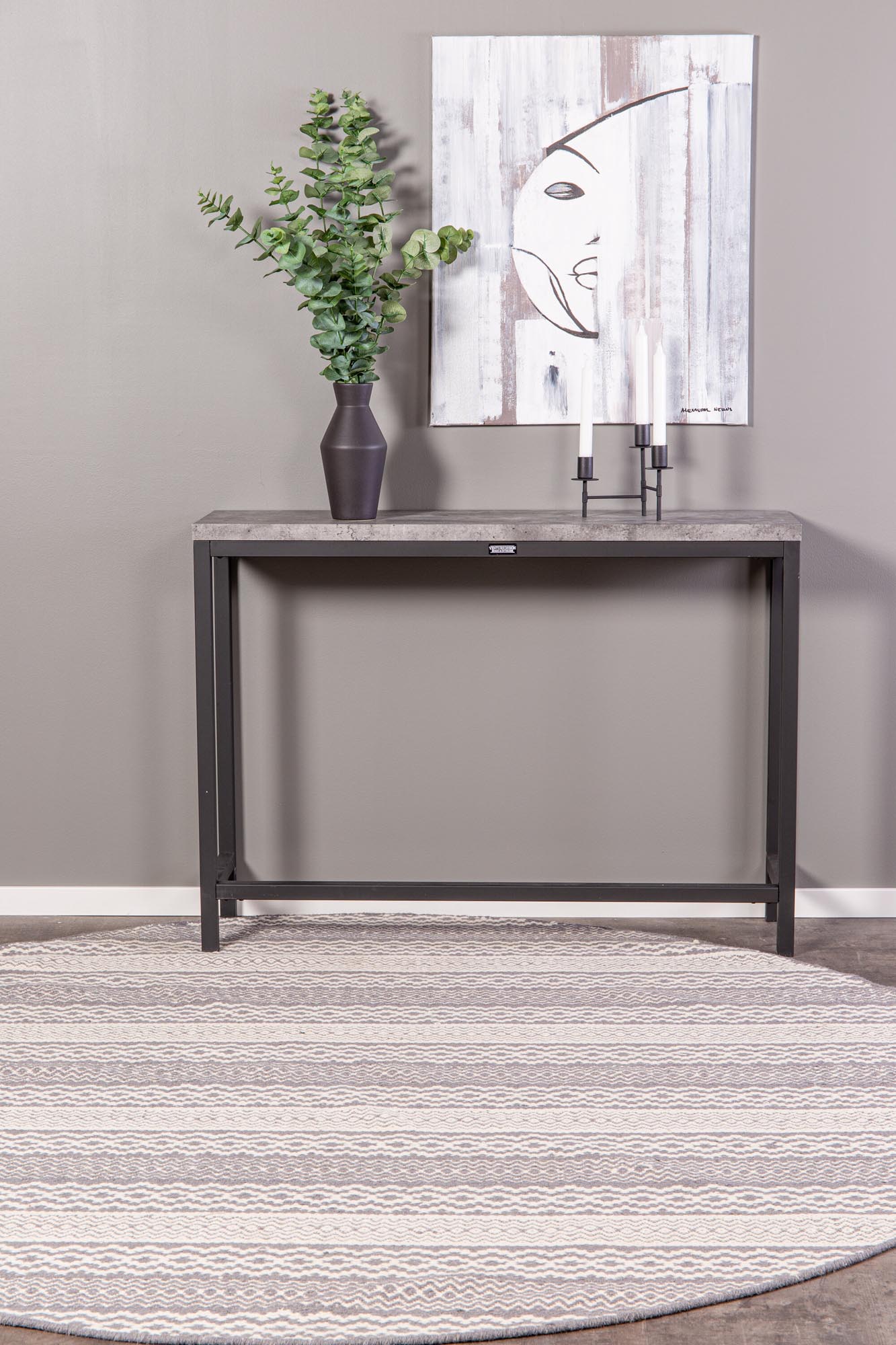 Eleganter Rise Beistelltisch von Venture Home: Hochwertige Materialien, praktische Regale und zeitloses Design für Ihr Zuhause.