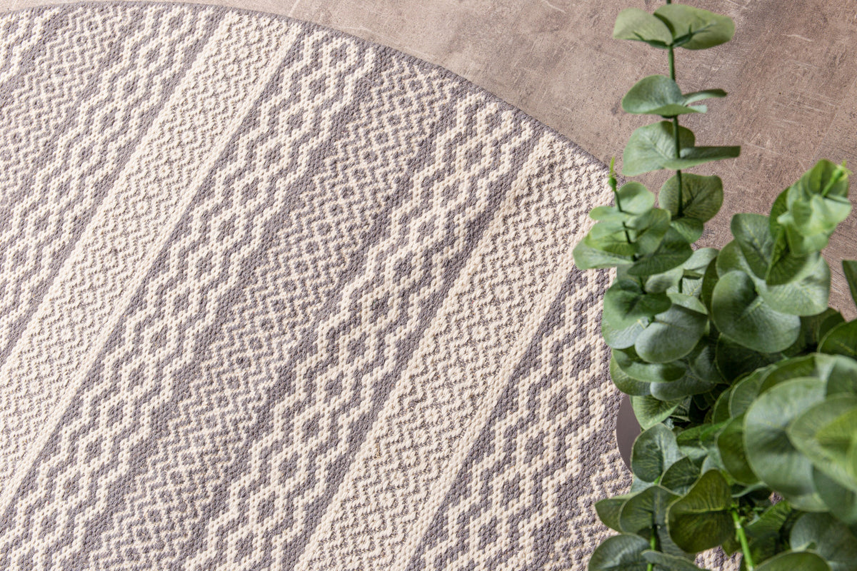Rise Beistelltisch in Dunkelgrau / Schwarz präsentiert im Onlineshop von KAQTU Design AG. Beistelltisch ist von Venture Home