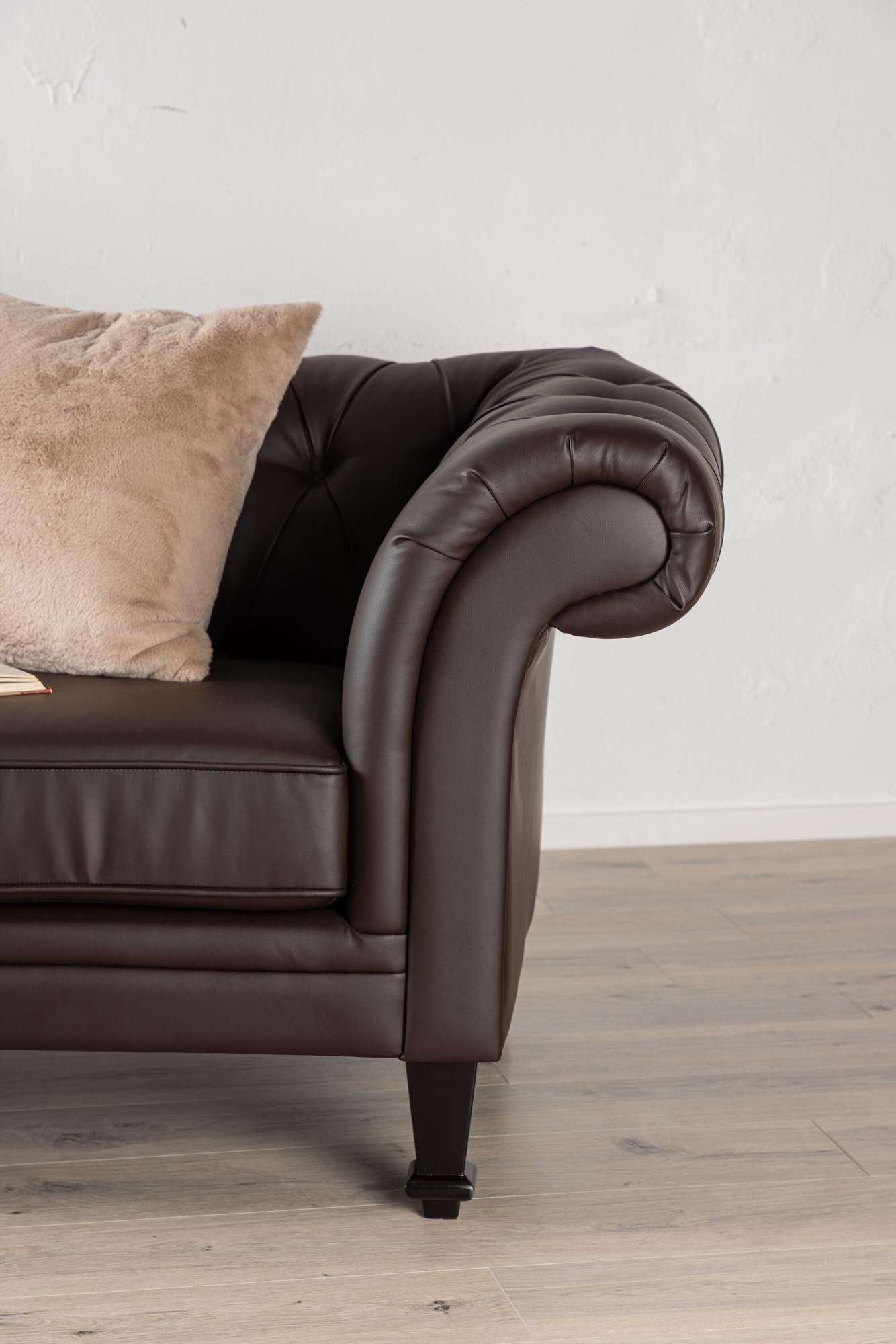 Elegantes Ätran Sofa: Skandinavisches Design trifft auf Komfort.