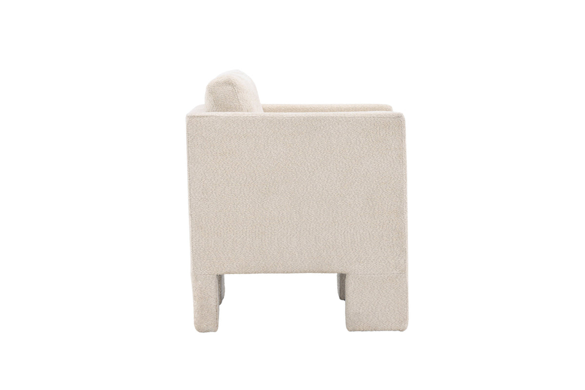 Ragusa Sessel in Weiss präsentiert im Onlineshop von KAQTU Design AG. Sessel mit Armlehnen ist von Venture Home