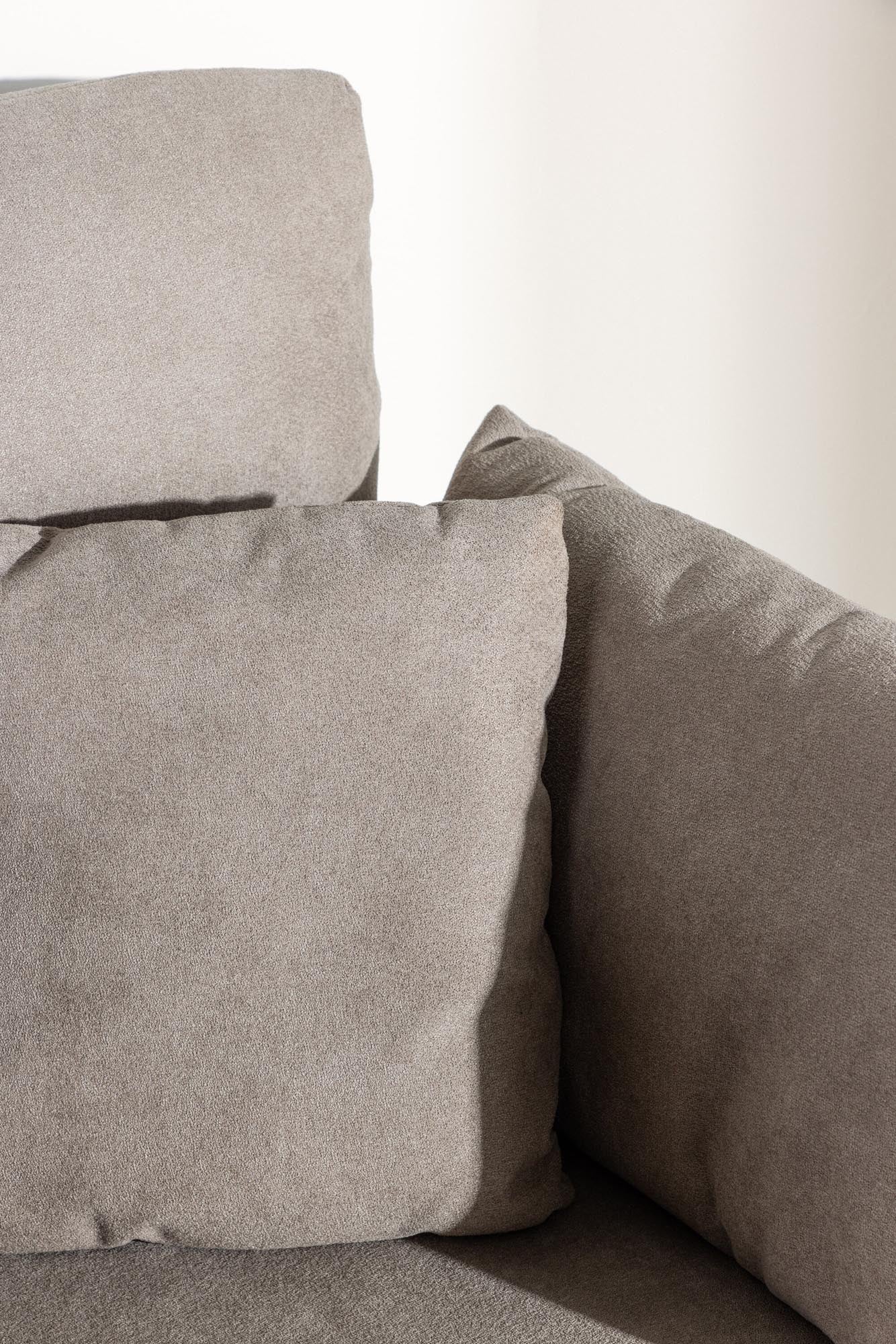 Eleganter Madrid Sessel von Venture Home: Komfortabel, modern und perfekt für entspannte Stunden in jedem Raum.