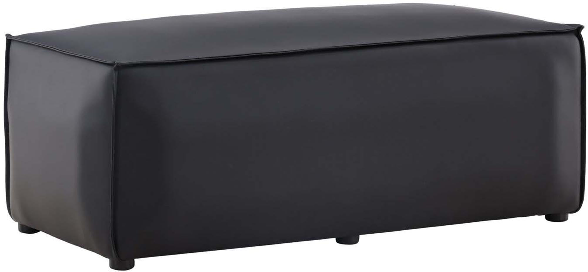 Erleben Sie den Palmero Hocker von Venture Home – ein stilvoller Pouf aus robustem MDF mit pflegeleichtem PU-Bezug, ideal für jedes Zuhause.