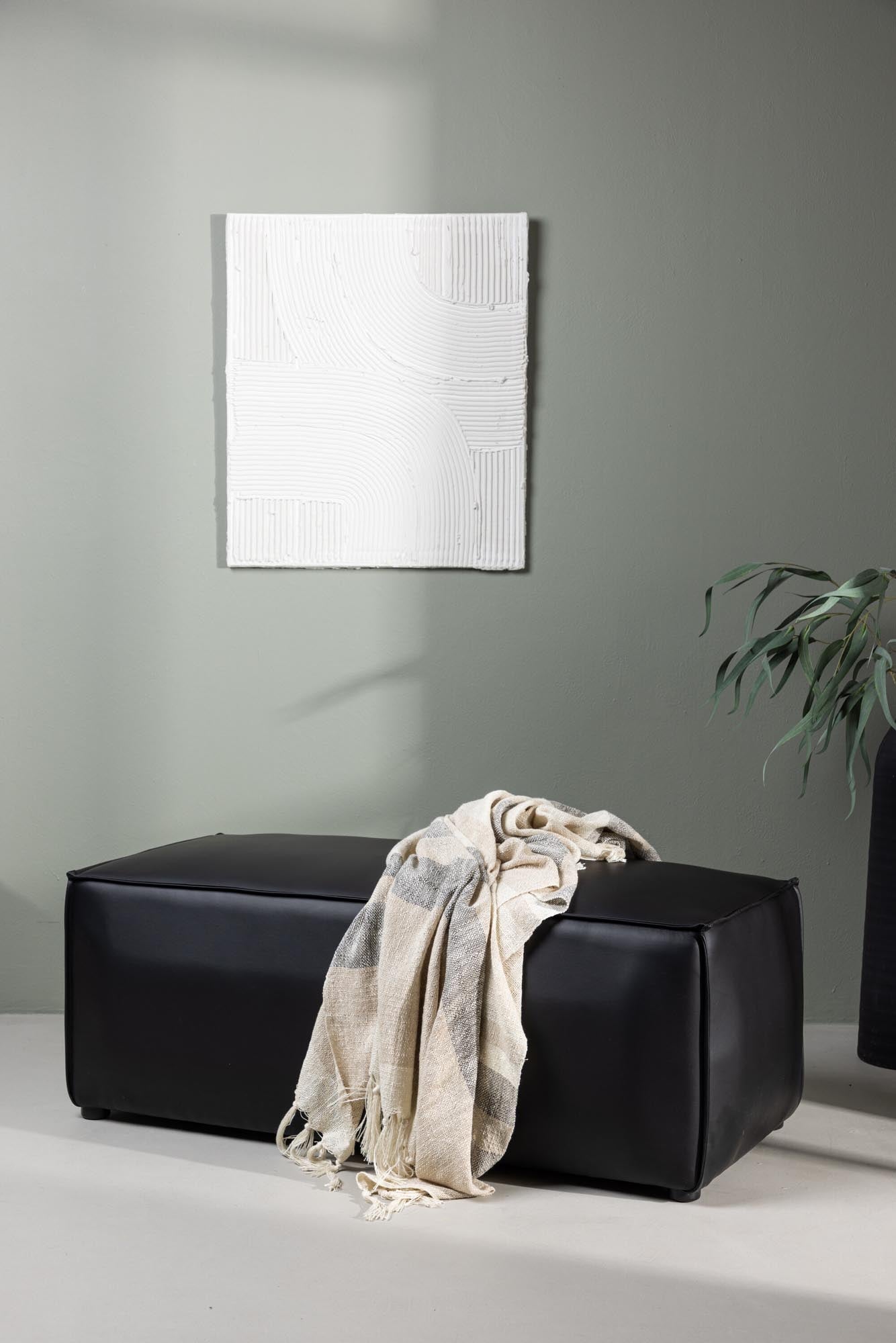 Entdecken Sie den stilvollen Palmero Hocker von Venture Home: Robuster MDF-Korpus, pflegeleichter PU-Bezug, ideal für jeden Raum.