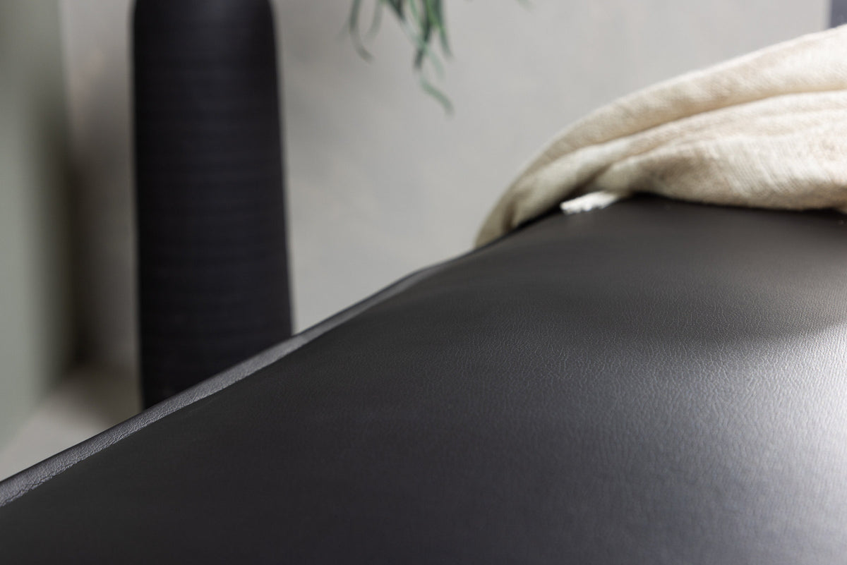 Palmero Hocker in Schwarz präsentiert im Onlineshop von KAQTU Design AG. Pouf ist von Venture Home