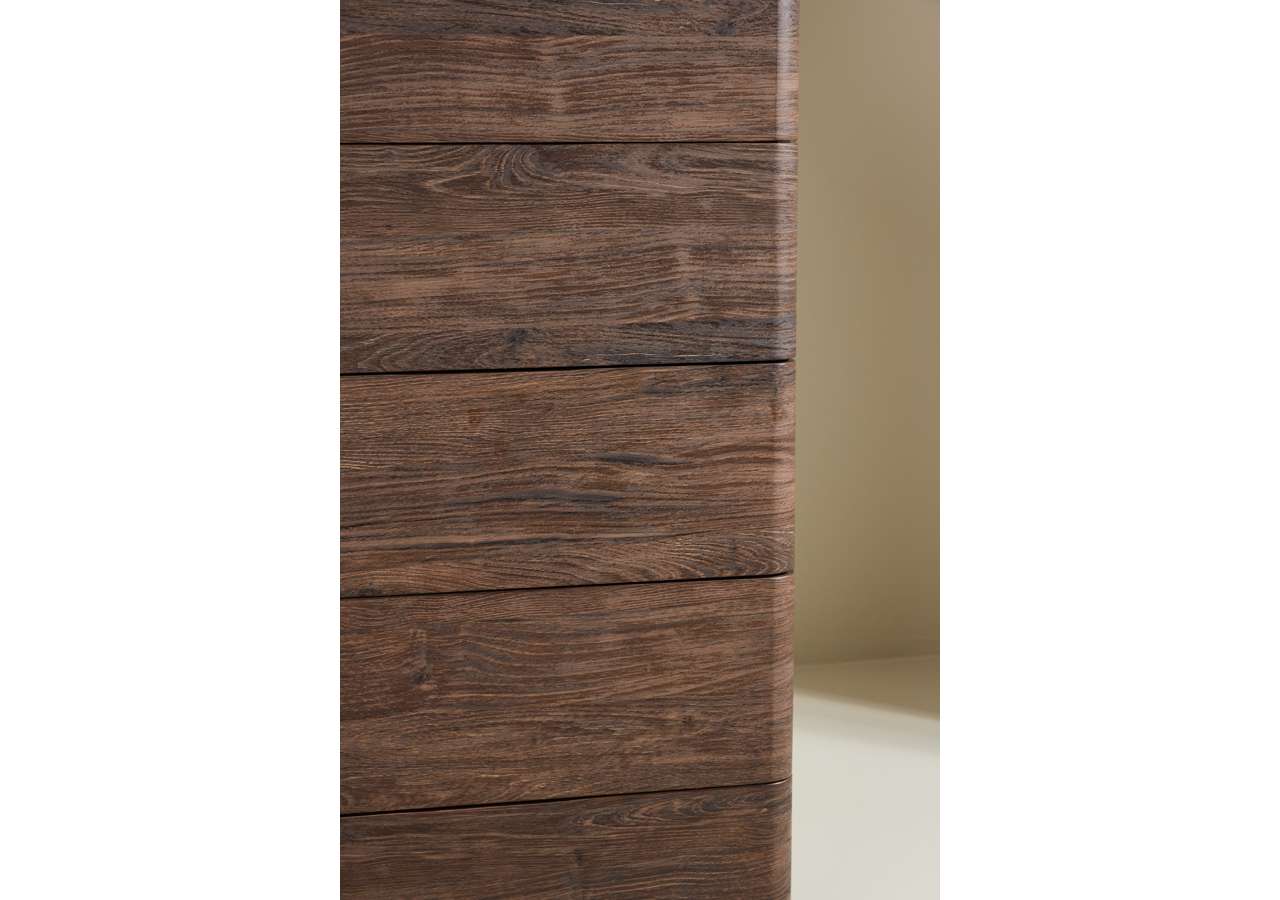 Eleganter Nachttisch von Venture Home, ideal für moderne Schlafzimmer, mit stilvollem Design und funktionalem Stauraum.