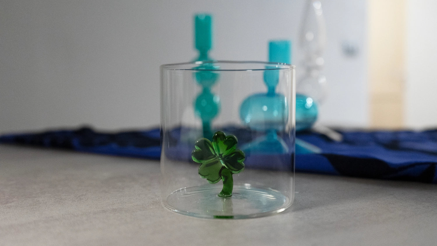 Glas aus Borosilikat 250ml Kleeblatt in Transparent präsentiert im Onlineshop von KAQTU Design AG. Glas ist von Easy Life