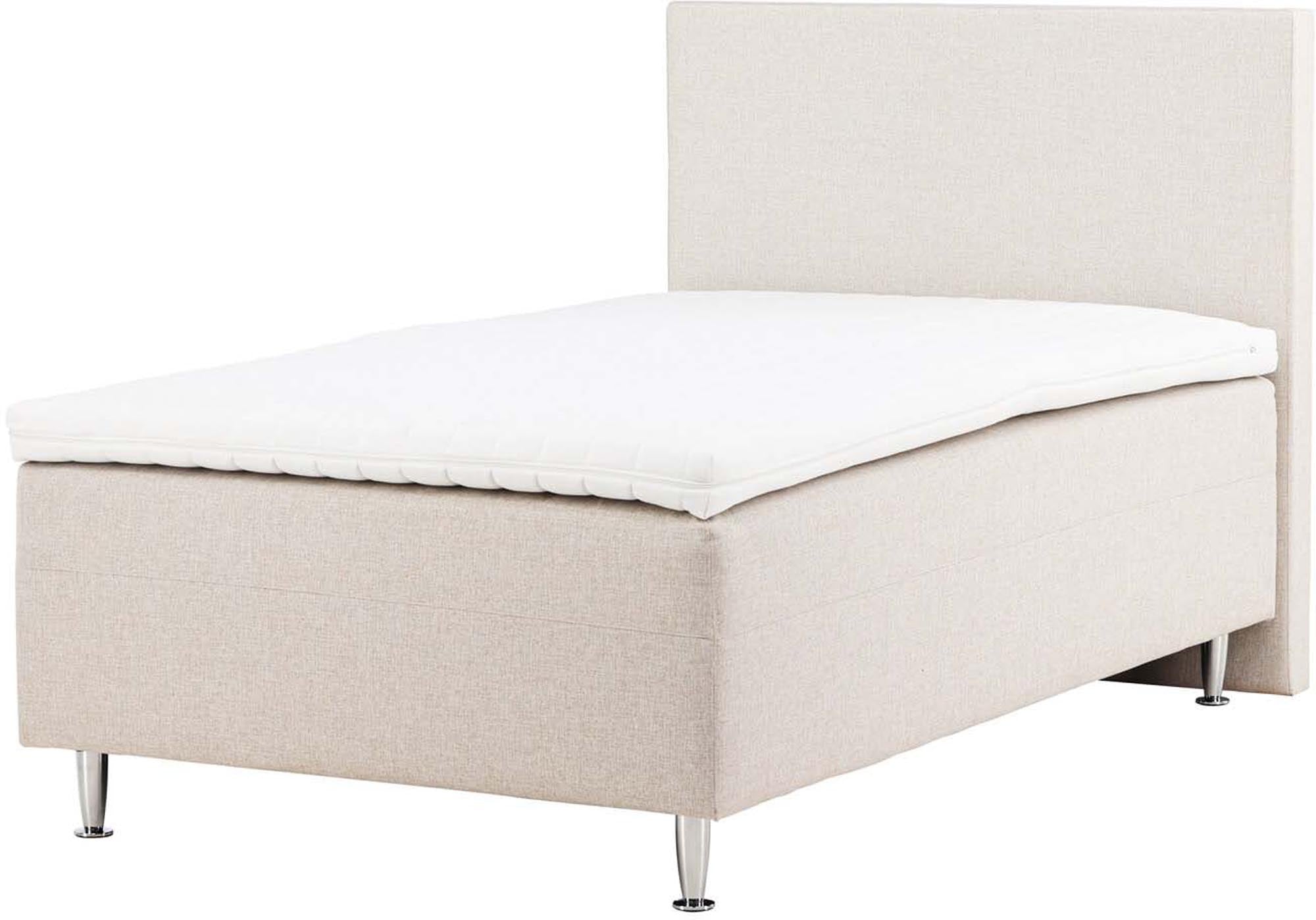 Das Bett Mesa von Venture Home vereint Qualität und Stil mit robusten Spanplatten, weicher Polsterung und funktionalem Kopfteil.