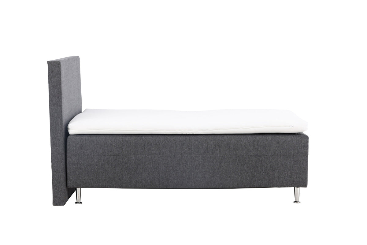 Bett Mesa in Dunkelgrau präsentiert im Onlineshop von KAQTU Design AG. Bett ist von Venture Home