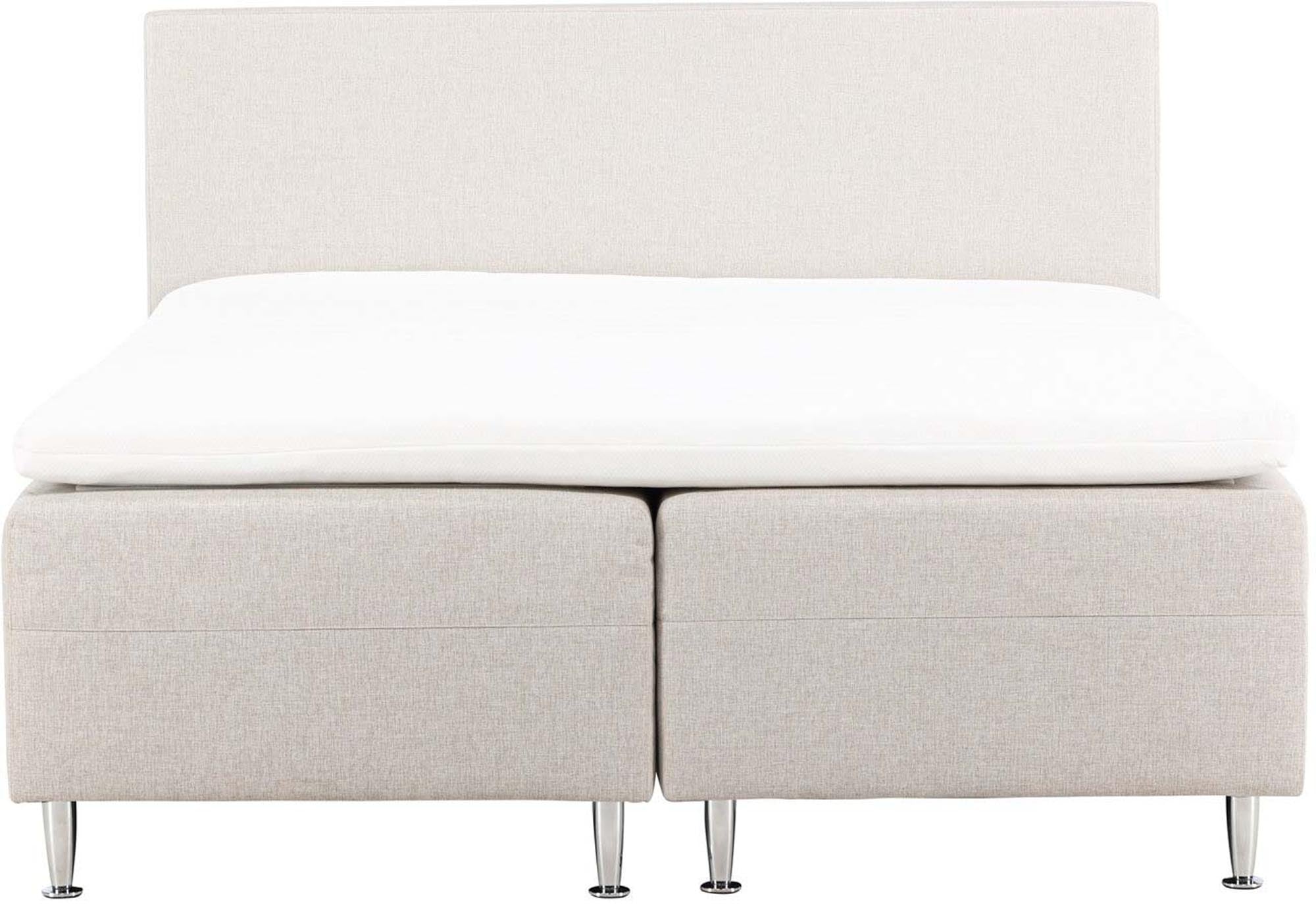 Entdecken Sie das Bett Mesa von Venture Home: Robust, stilvoll und komfortabel für erholsame Nächte in Ihrem Schlafzimmer.