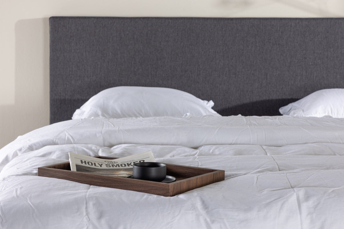 Bett Mesa in Dunkelgrau präsentiert im Onlineshop von KAQTU Design AG. Bett ist von Venture Home