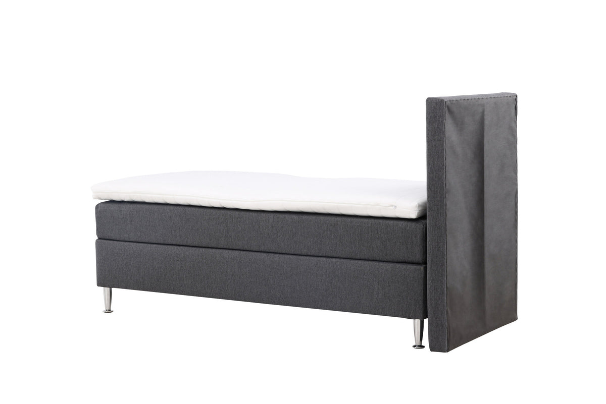 Bett Toledo in Dunkelgrau präsentiert im Onlineshop von KAQTU Design AG. Bett ist von Venture Home